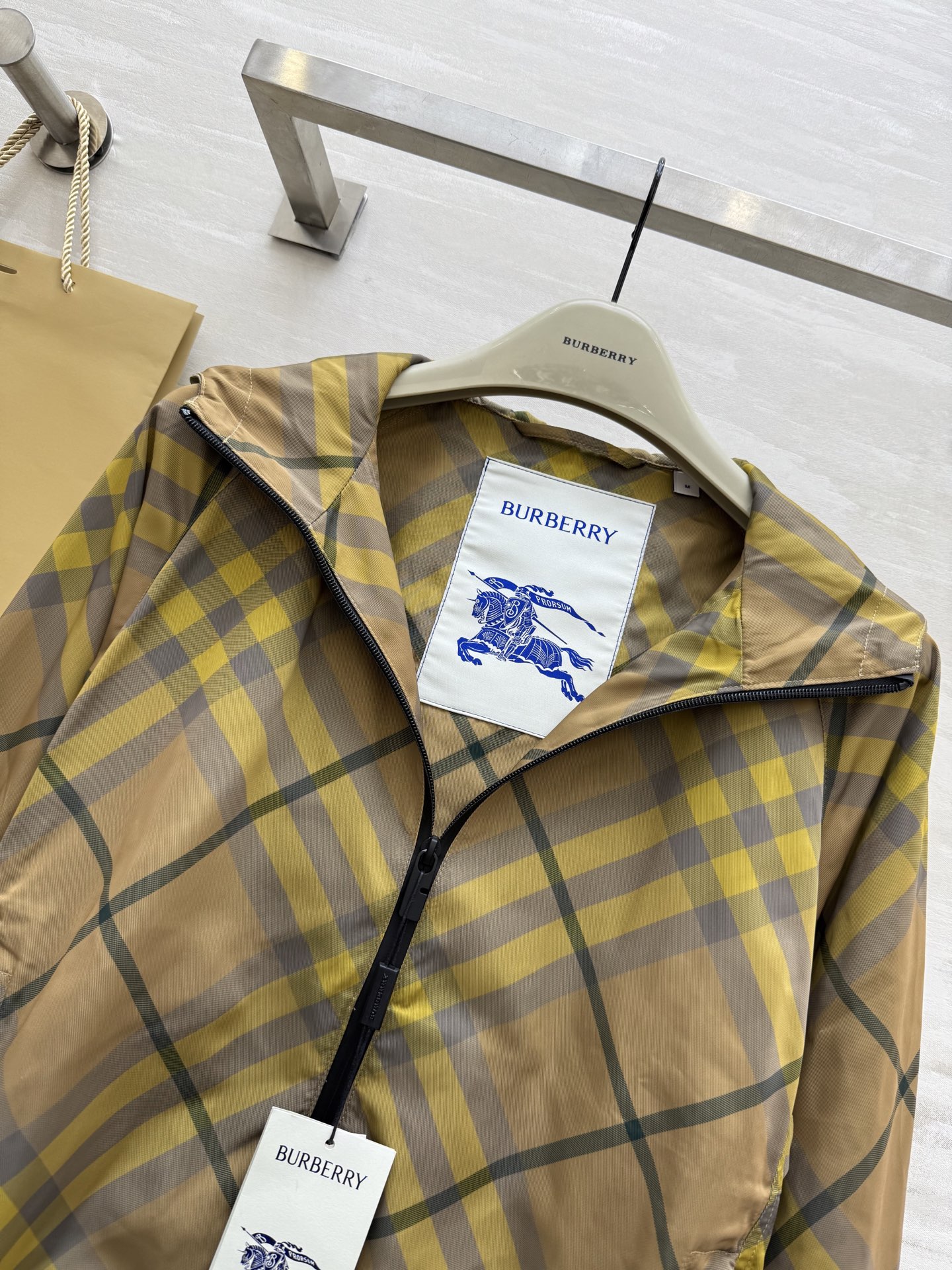 #Burberr♡²⁵夹克连帽短款外套 高品质定制 现货首发size：S/M/L/XL/XXL（s码胸围