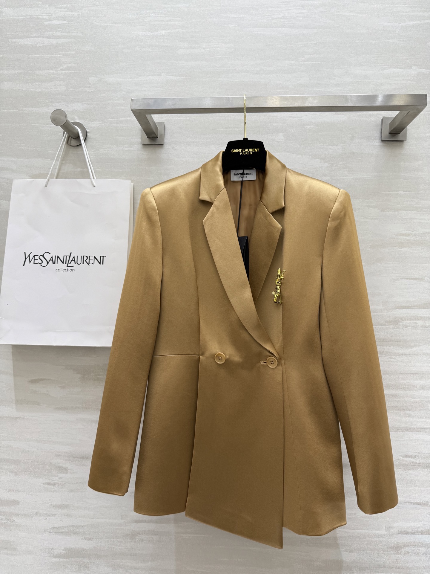 NO:331094,#ysl triacetic acid blazer elegant and high-quality customization spot first-time sizeS/M/L/XL (M size shoulder width 39, bust 94, waist 84, length 74), saint laurent, jackets & coats, business suit, alexander wang19860909#ysl三醋酸西装外套 优雅高级 高品质定制 现货首发sizeS/M/L/XL（M码肩宽39,胸围94,腰围84,衣长74）,,saint laurent,jackets & coats,business suit,alexander wang,Women's clothing