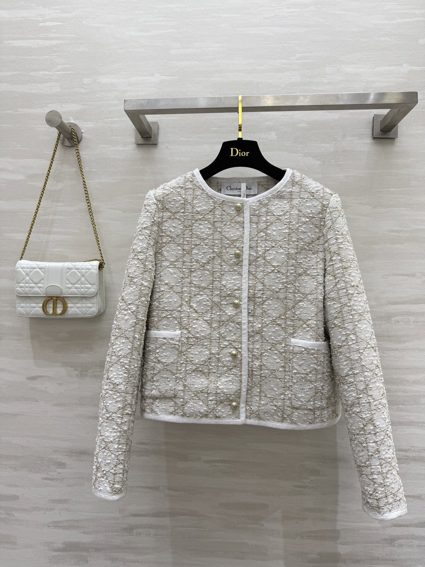 NO:331453,#DIO gold thread embroidered jacket Custom CD pearl buckle Three-dimensional tailoring style High-quality customization Spot first-time size36/38/40/42 (38 size shoulder width 37, bust 96, length 51), Dior, jackets & coats, alexander wang19860909#DIO金线刺绣外套 定制CD珍珠扣 立体剪裁版型 高品质定制 现货首发size36/38/40/42（38码肩宽37,胸围96,衣长51）,,dior,jackets & coats,alexander wang,Women's clothing