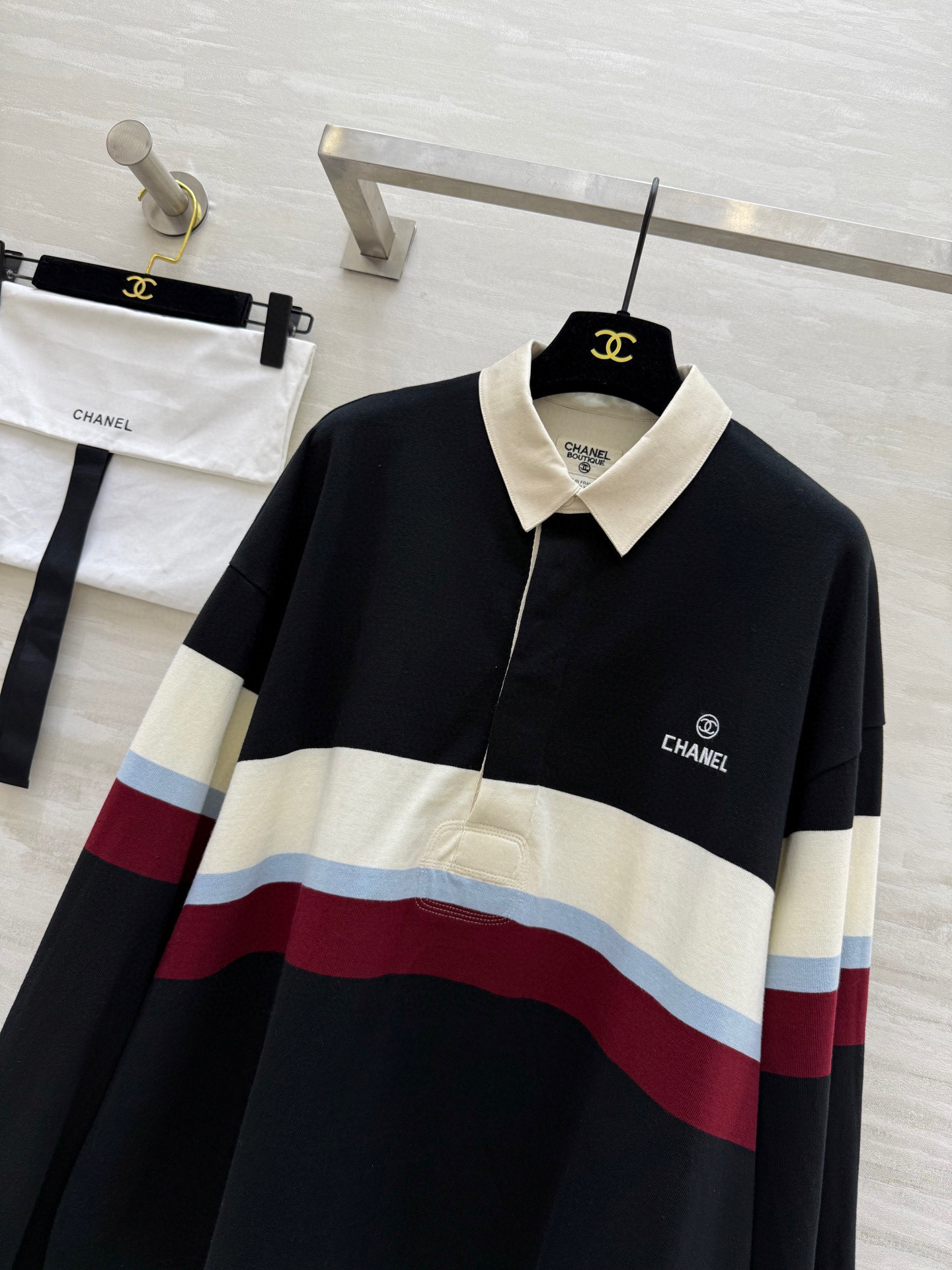 #𝘾𝙃𝙉𝙀𝙇♡ 𝙫𝙞𝙣𝙩𝙖𝙜𝙚系 学院风撞色Polo衫 原标logo刺绣 宽松版型 男女同款 高品质定制