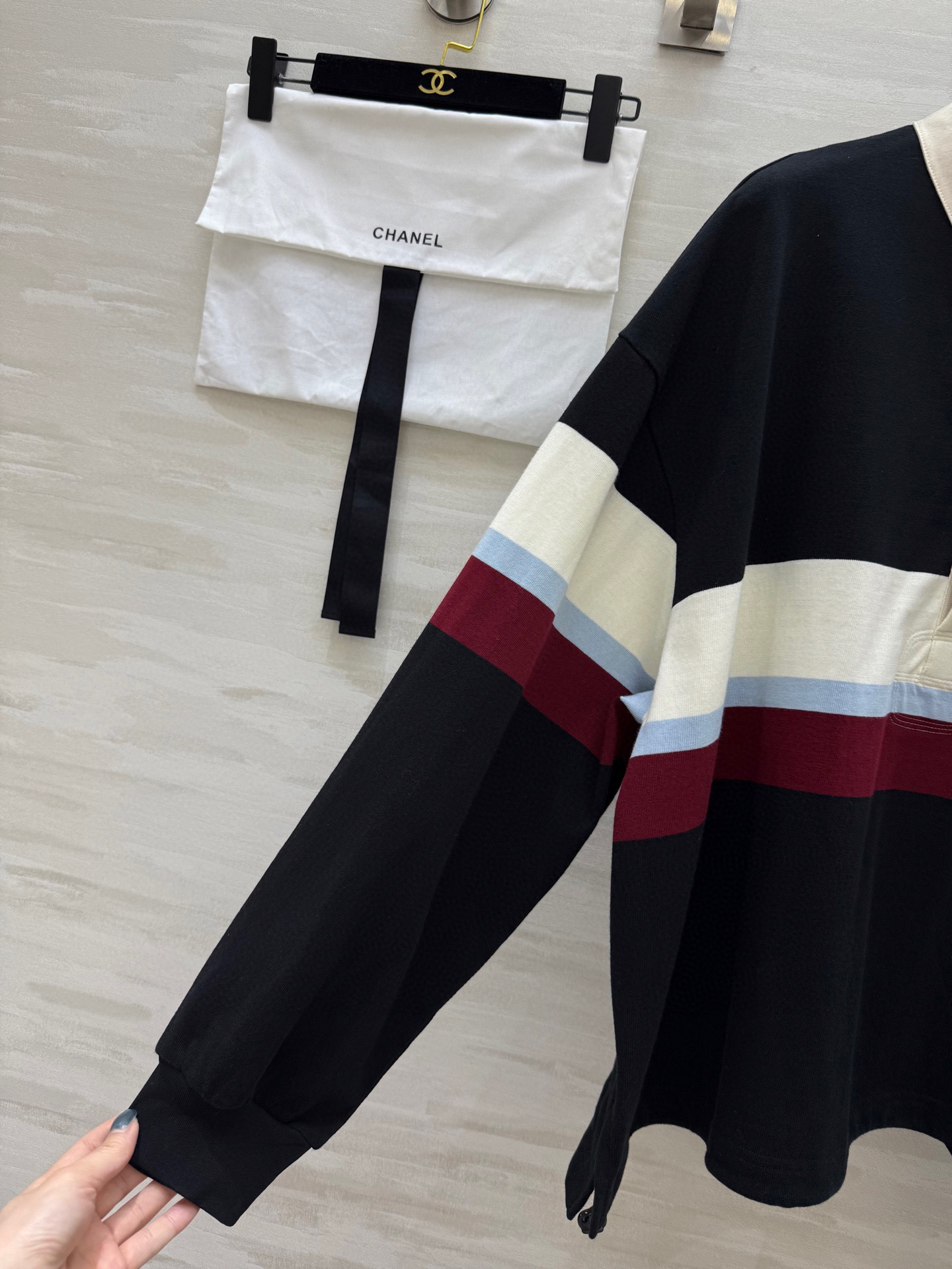 #𝘾𝙃𝙉𝙀𝙇♡ 𝙫𝙞𝙣𝙩𝙖𝙜𝙚系 学院风撞色Polo衫 原标logo刺绣 宽松版型 男女同款 高品质定制
