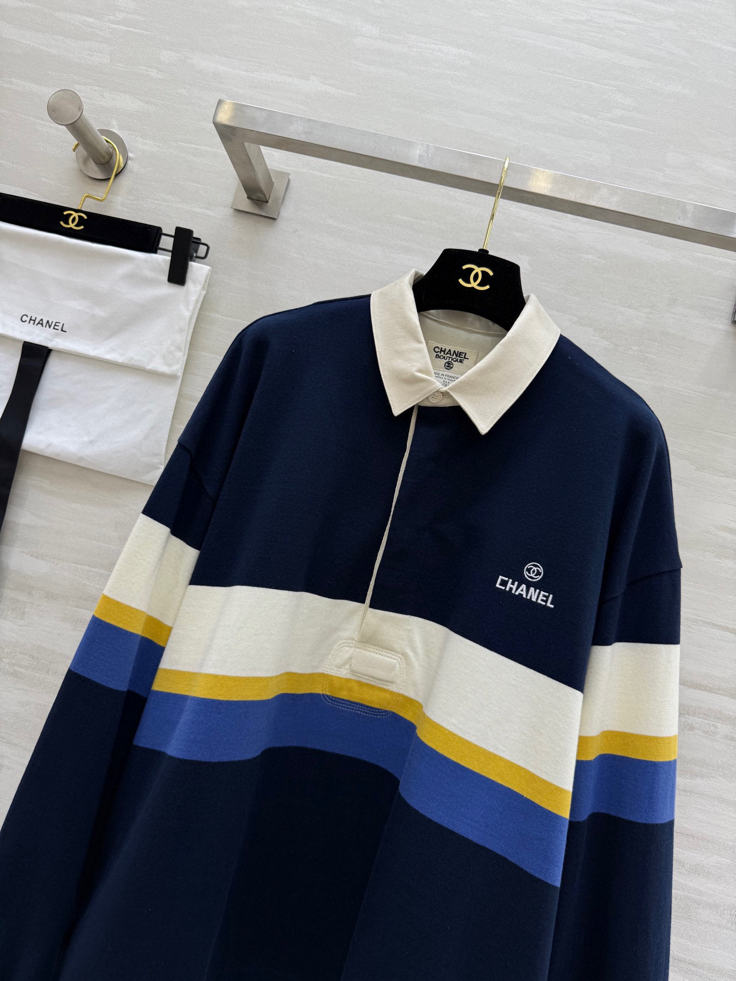 #𝘾𝙃𝙉𝙀𝙇♡ 𝙫𝙞𝙣𝙩𝙖𝙜𝙚系 学院风撞色Polo衫 原标logo刺绣 宽松版型 男女同款 高品质定制