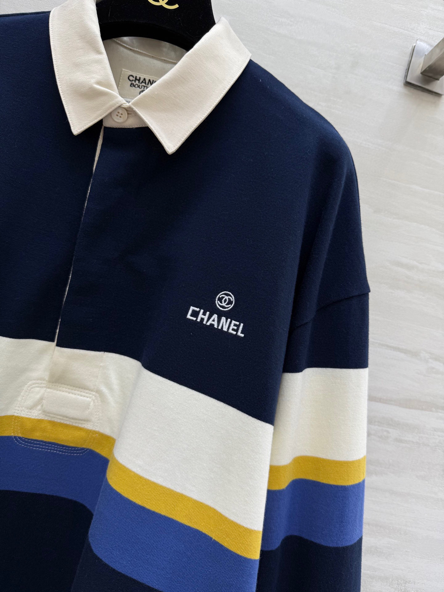 #𝘾𝙃𝙉𝙀𝙇♡ 𝙫𝙞𝙣𝙩𝙖𝙜𝙚系 学院风撞色Polo衫 原标logo刺绣 宽松版型 男女同款 高品质定制