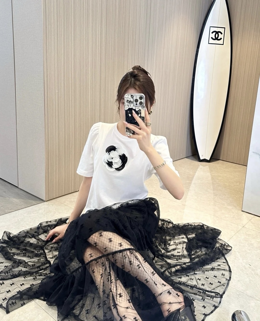 #𝘾𝙃𝙉𝙀𝙇♡ 𝙫𝙞𝙣𝙩𝙖𝙜𝙚系 黑白山茶花Tee
高品质定制 现货首发⚠️配送防尘袋size：36/3