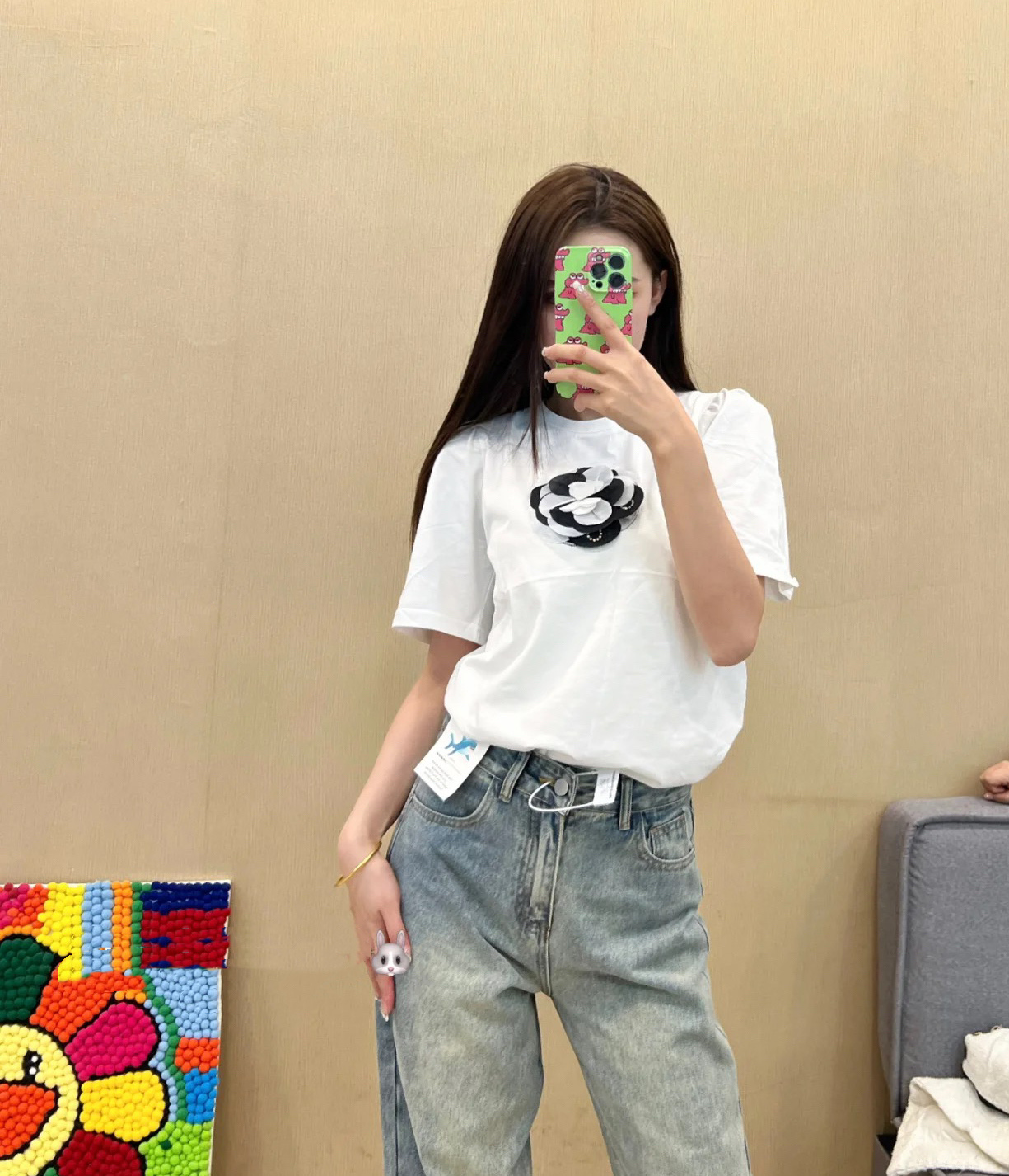 #𝘾𝙃𝙉𝙀𝙇♡ 𝙫𝙞𝙣𝙩𝙖𝙜𝙚系 黑白山茶花Tee
高品质定制 现货首发⚠️配送防尘袋size：36/3