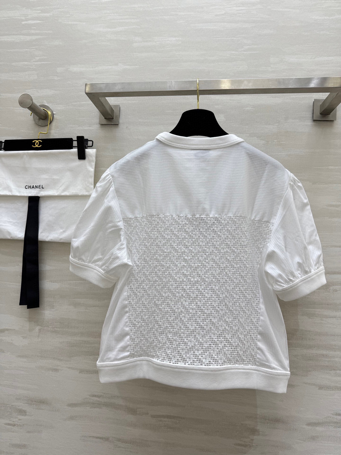 #Chane♡²⁵春夏新款 镂空贴布绣上衣 定制府绸面料 泡泡袖设计 高品质 现货首发size：36/3
