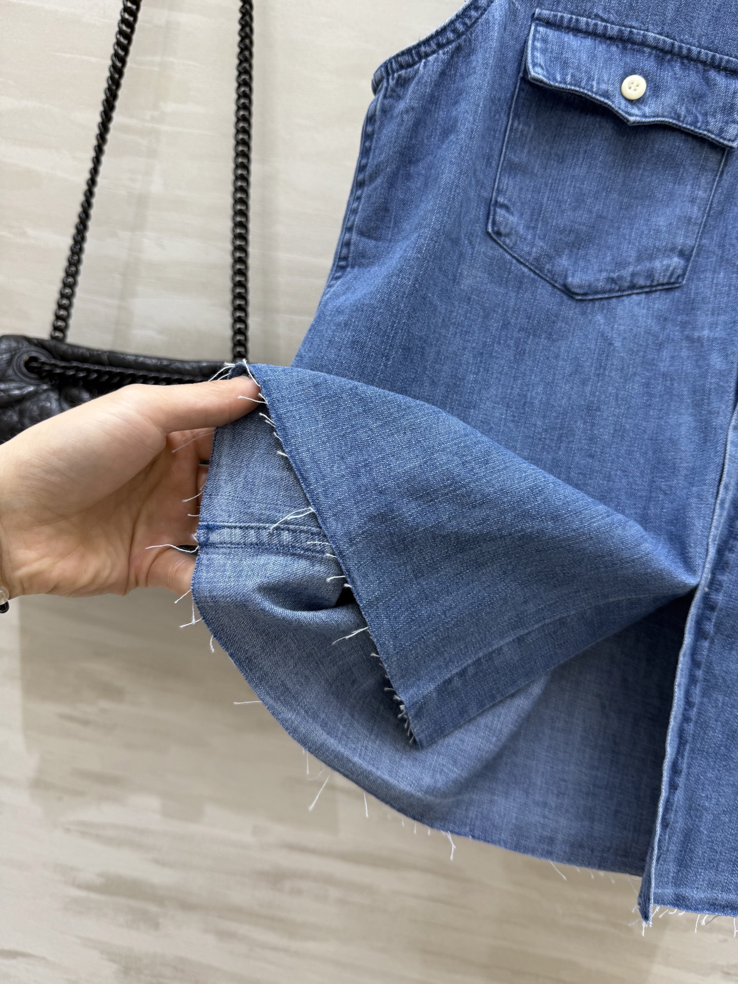 #Miumi♡²⁵牛仔马夹 高品质定制 现货首发size：S/M/L（M码胸围：100，衣长：64）