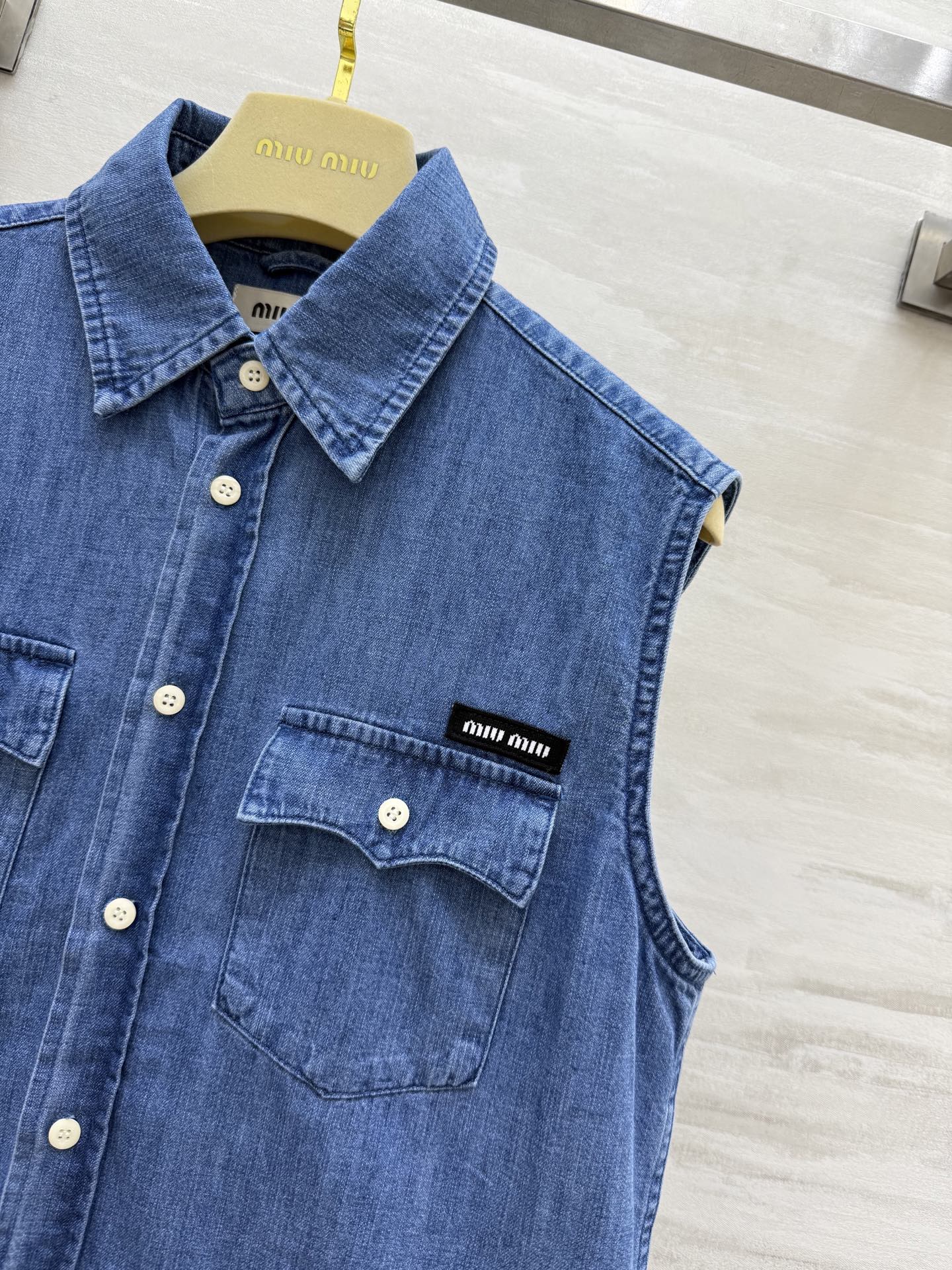 #Miumi♡²⁵牛仔马夹 高品质定制 现货首发size：S/M/L（M码胸围：100，衣长：64）