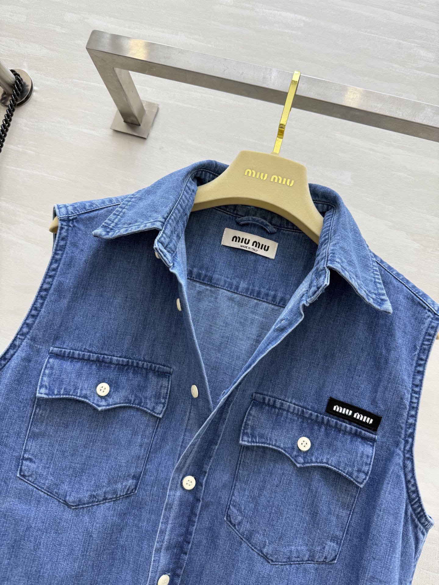 #Miumi♡²⁵牛仔马夹 高品质定制 现货首发size：S/M/L（M码胸围：100，衣长：64）