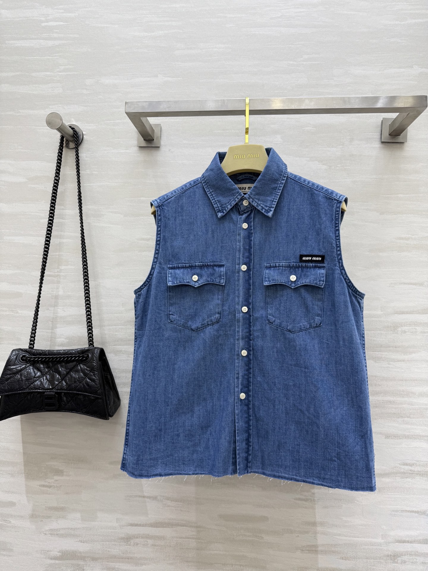 #Miumi♡²⁵牛仔马夹 高品质定制 现货首发size：S/M/L（M码胸围：100，衣长：64）