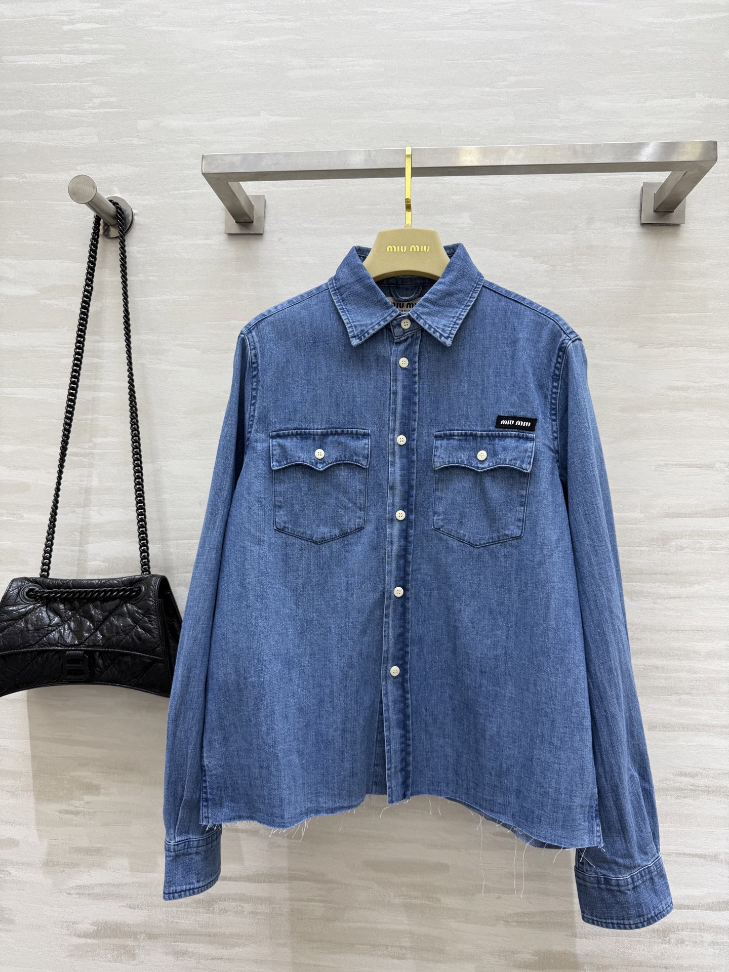 #Miumi♡²⁵牛仔衬衣 高品质定制 现货首发size：S/M/L（M码肩宽：38，胸围：100，衣长