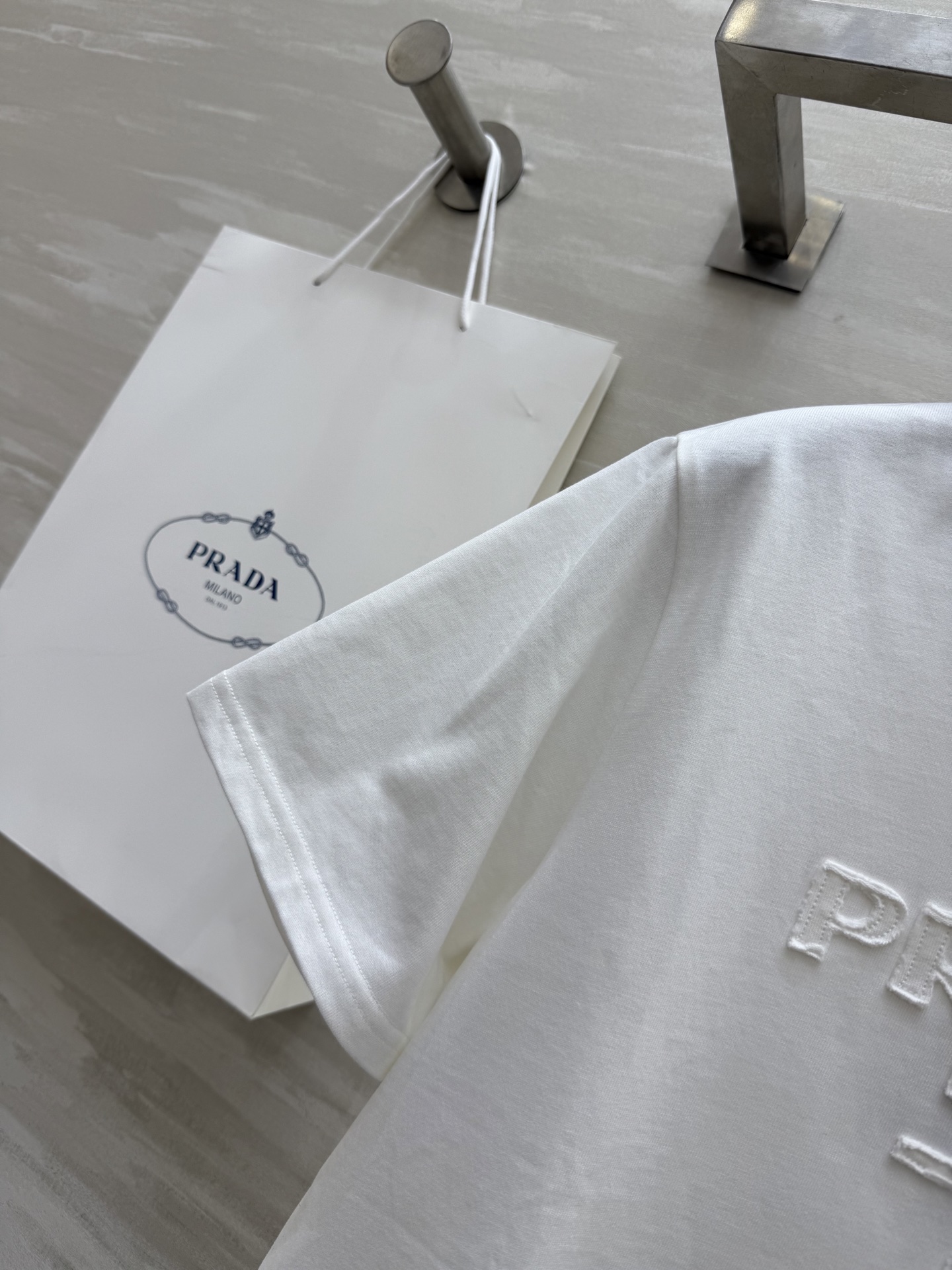 #Prad♡²⁵字母贴布绣T恤 高品质定制 现货首发size：S/M/L（M码肩宽：40，胸围：94，衣