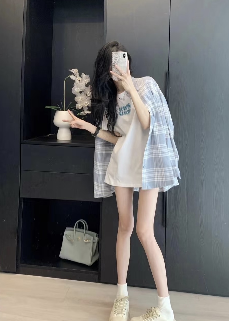 #Miumi♡²⁵字母刺绣🪡T恤 高品质定制 现货首发size：S/M/L（M码肩宽：52，胸围：108