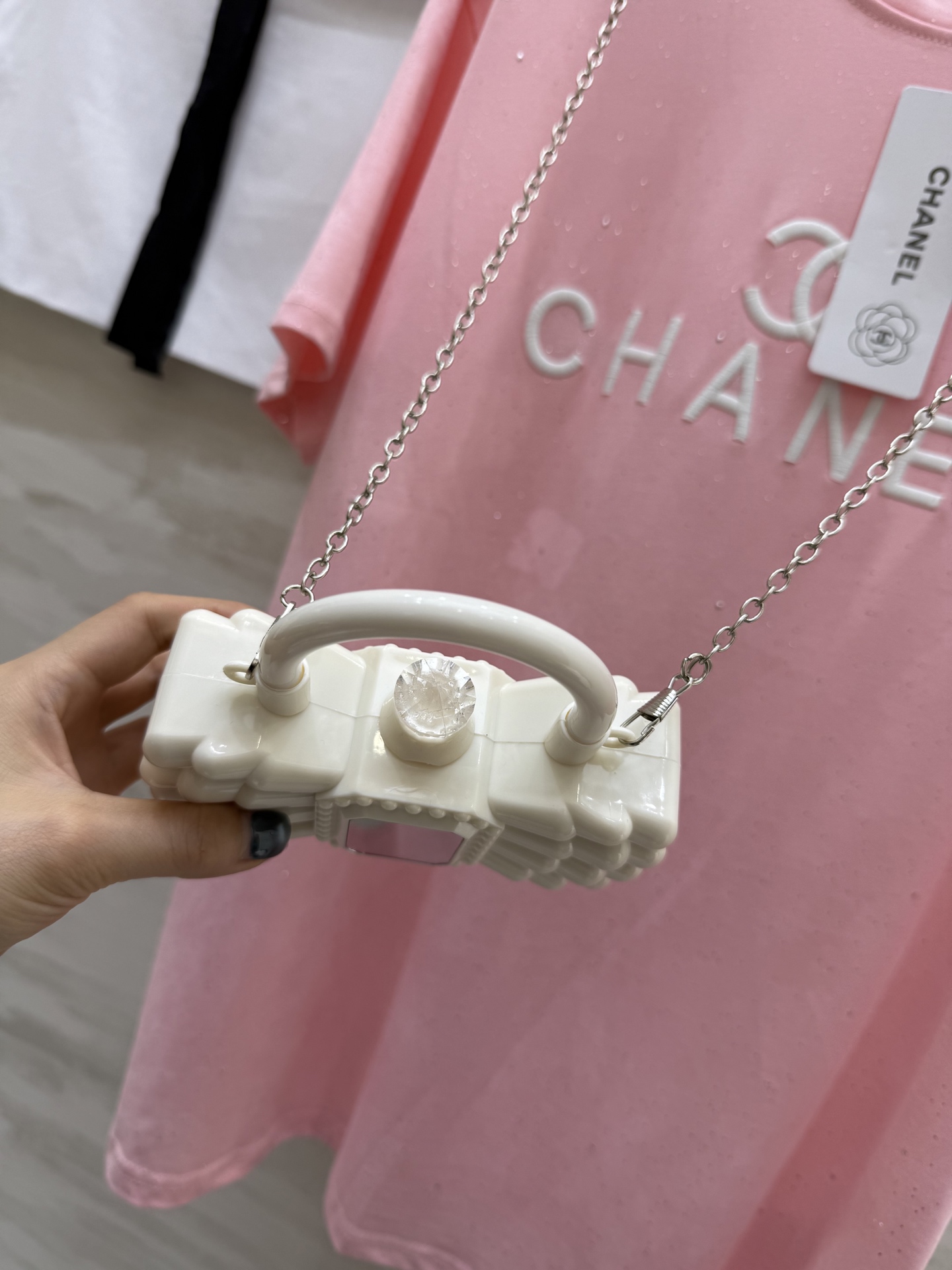 #CHANE♡²⁵撞色刺闪粉短袖T恤（配送蝴蝶结芭比包） 蝴蝶结芭比包好迷人 属于时髦公主的小包包自带镜