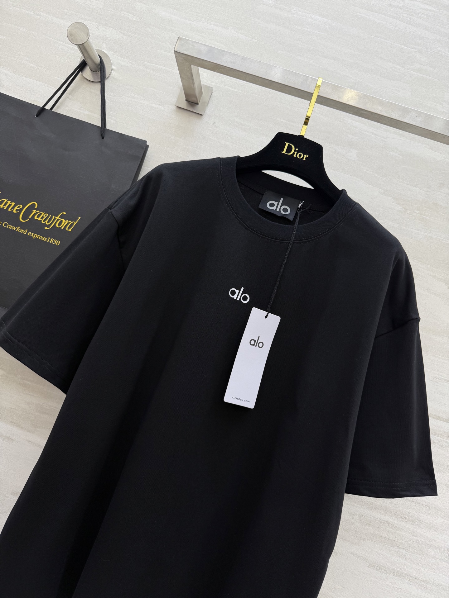 Alo糖果色宽松版全棉tee
糖果色短袖真的是夏季必备单品
随便搭！！！高品质定制！
现货首发size：