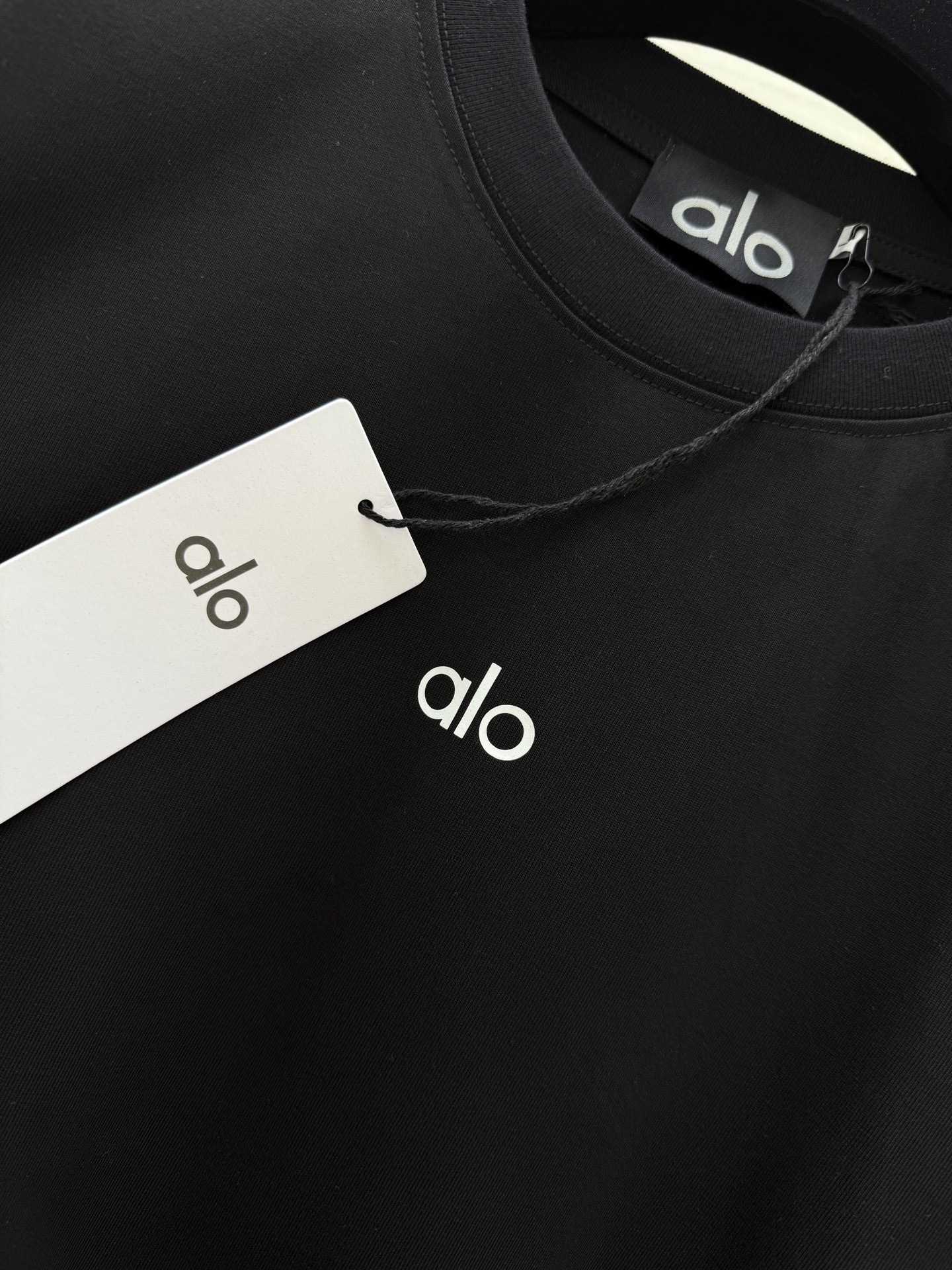 Alo糖果色宽松版全棉tee
糖果色短袖真的是夏季必备单品
随便搭！！！高品质定制！
现货首发size：