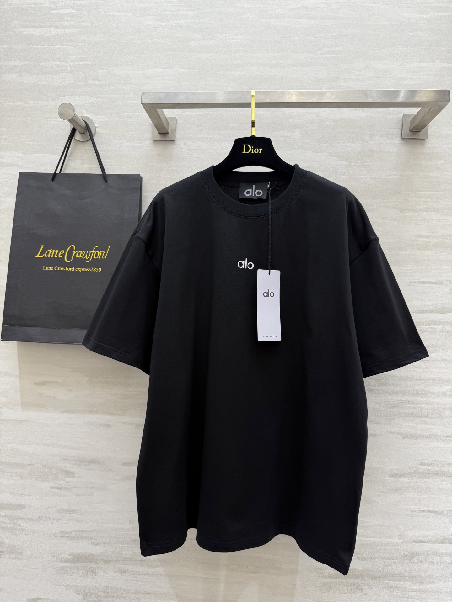 Alo糖果色宽松版全棉tee
糖果色短袖真的是夏季必备单品
随便搭！！！高品质定制！
现货首发size：