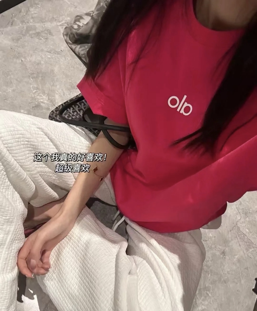 Alo糖果色宽松版全棉tee
糖果色短袖真的是夏季必备单品
随便搭！！！高品质定制！
现货首发size：
