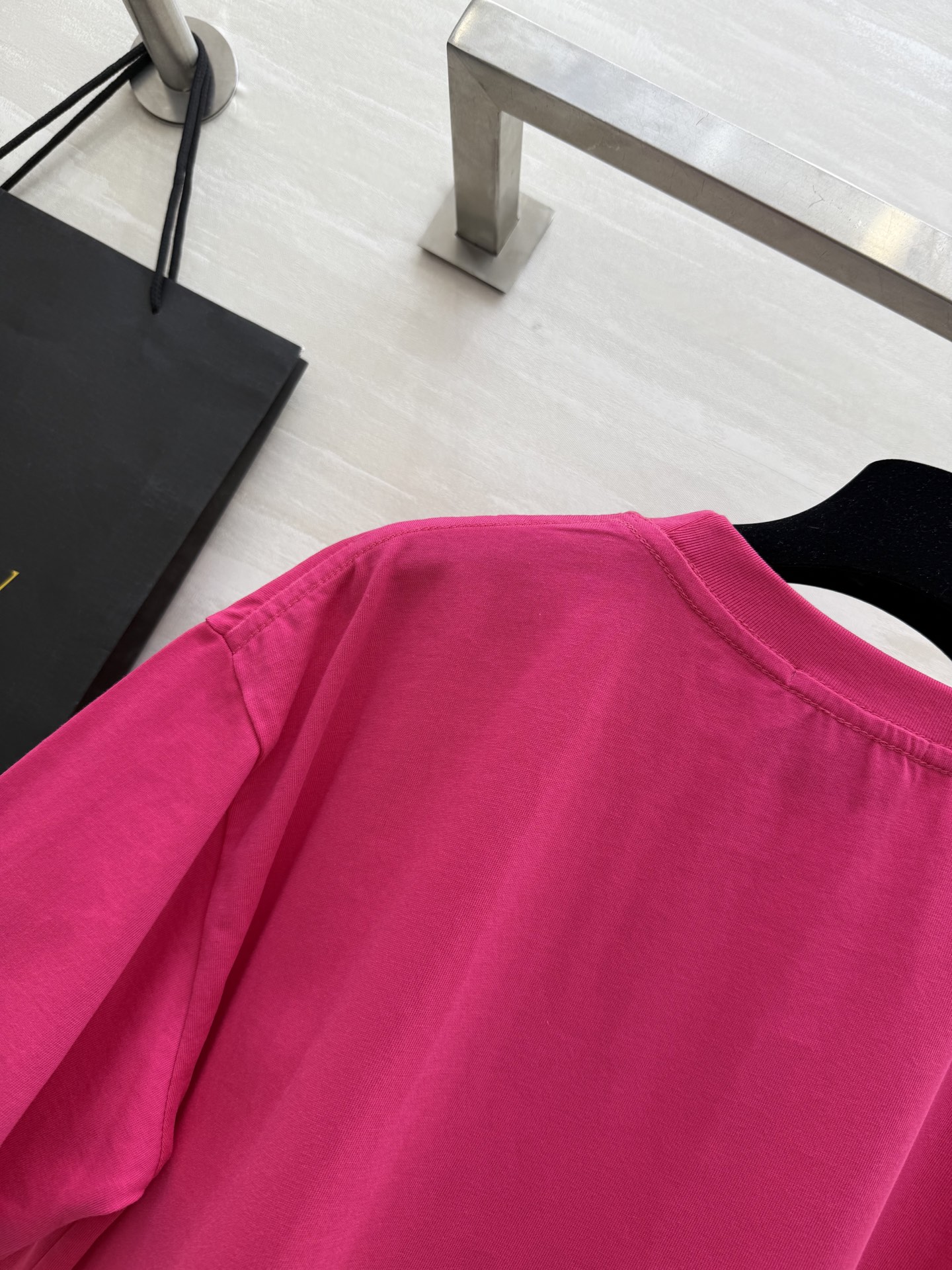 Alo糖果色宽松版全棉tee
糖果色短袖真的是夏季必备单品
随便搭！！！高品质定制！
现货首发size：
