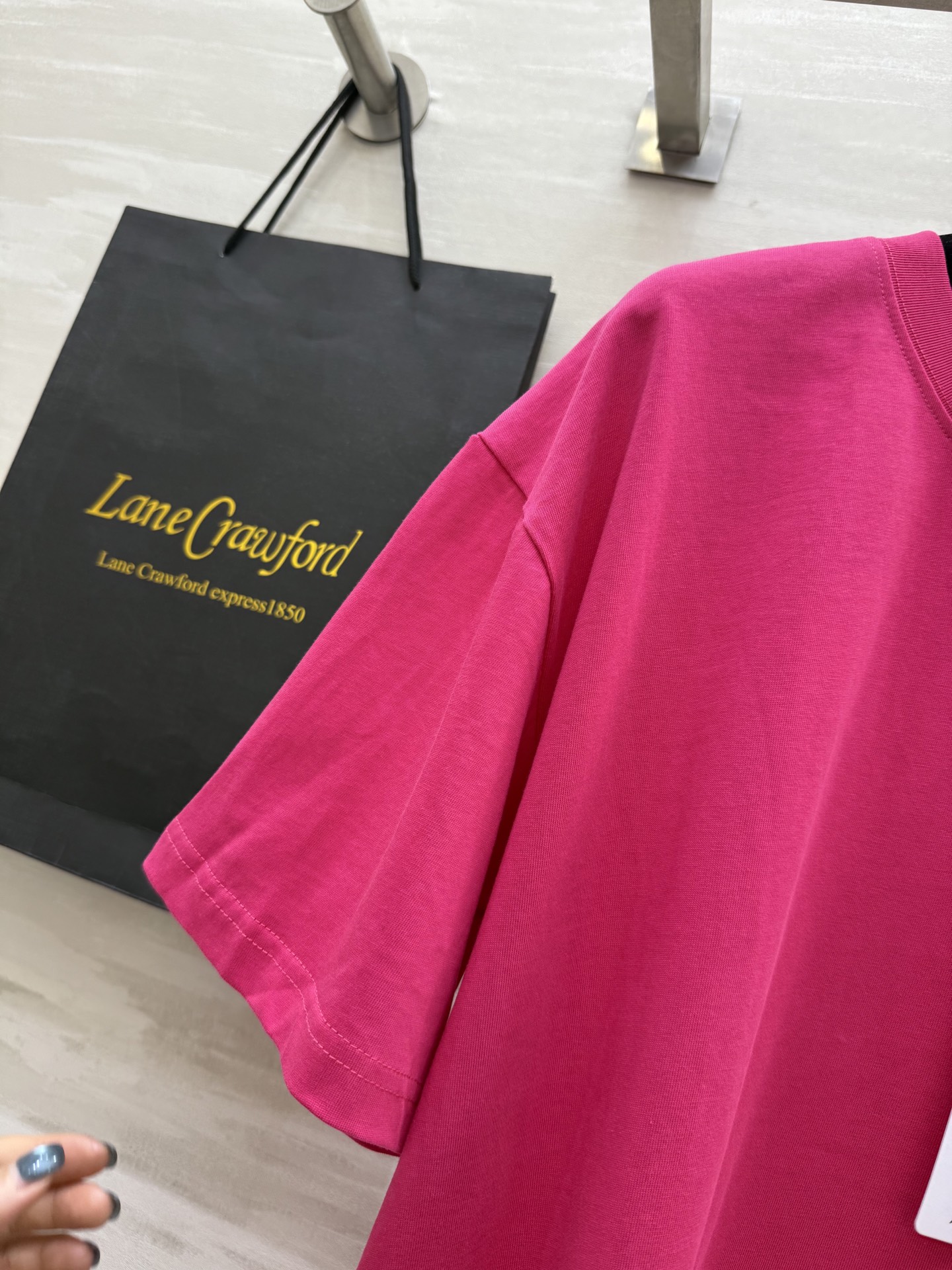 Alo糖果色宽松版全棉tee
糖果色短袖真的是夏季必备单品
随便搭！！！高品质定制！
现货首发size：