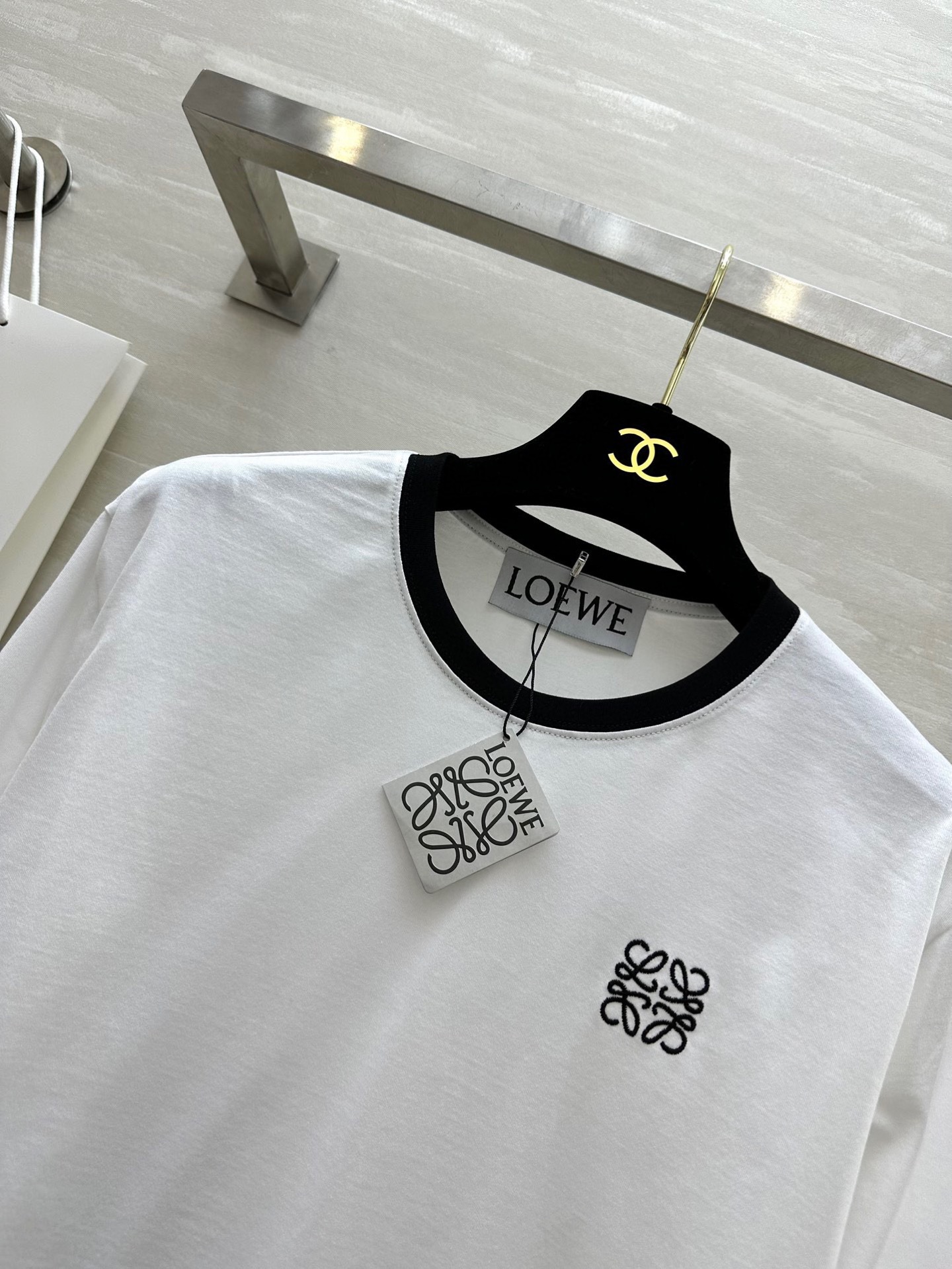 Loewe Women's Long Sleeve Cotton T-Shirt with Embroidered Logo 4 i1746287525161 7901 0 2