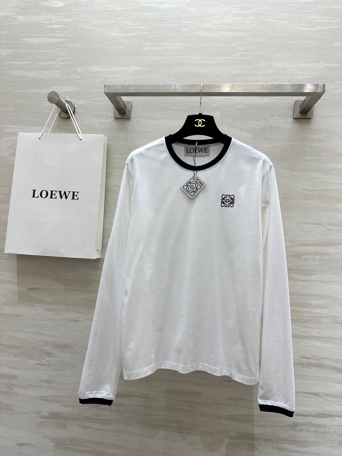 Loewe Women's Long Sleeve Cotton T-Shirt with Embroidered Logo 2 i1746287526067 4841 0 0