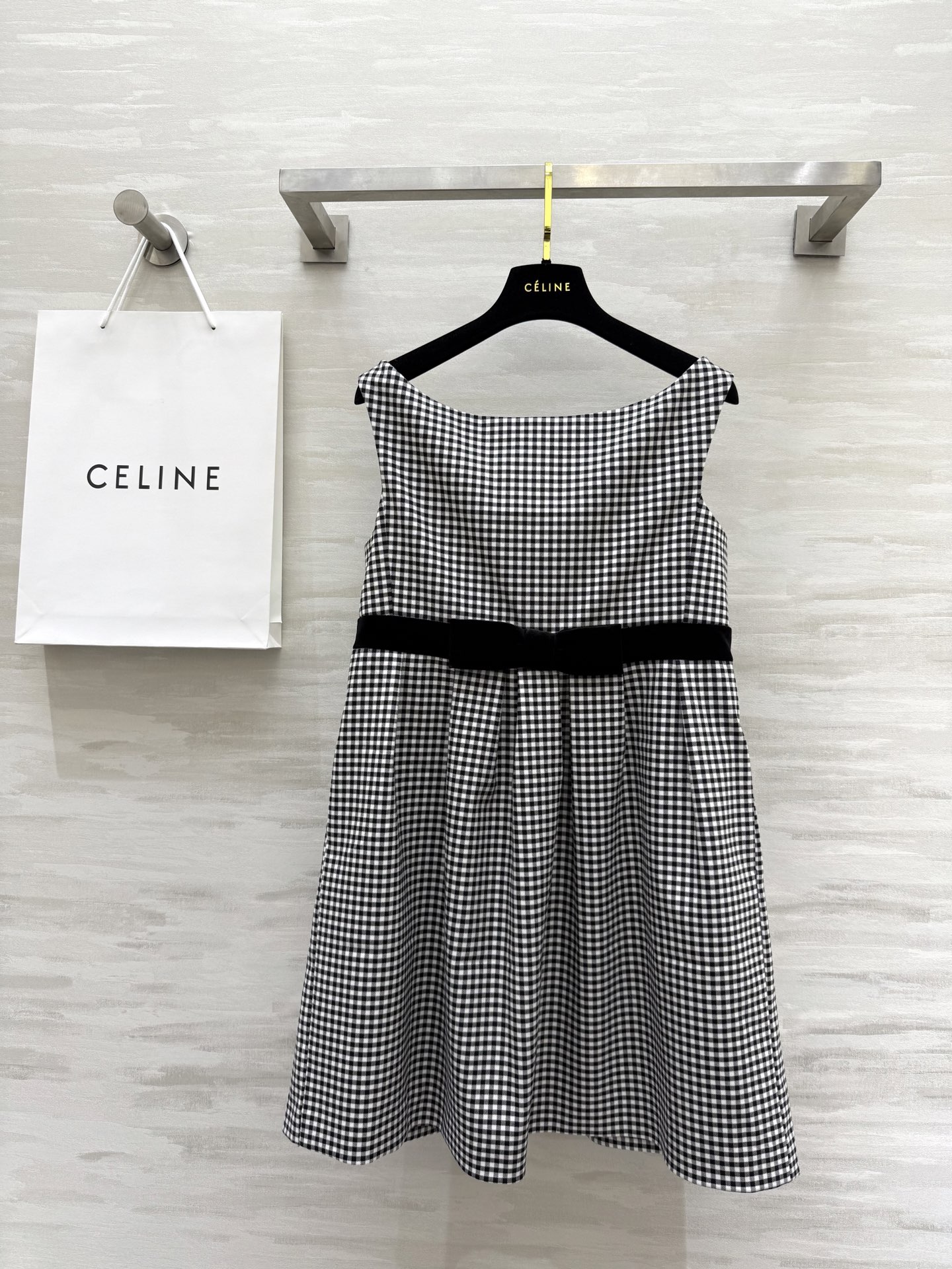 NO:332015,#Celin new Houndstooth bow dress Sweet bow embellishment Waist-closing A-shaped tailoring High-quality customization Spot-first sizeS/M/L (size s-s bust 88, waist 76, length 80), celine, skirts, alexander wang19860909#Celin新款 千鸟格蝴蝶结连衣裙 甜美蝴蝶结点缀 收腰A字剪裁 高品质定制 现货首发sizeS/M/L（s码胸围88,腰围76,衣长80）,,celine,skirts,alexander wang,Women's clothing