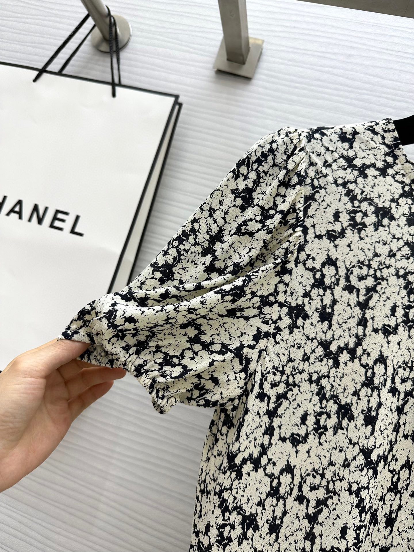 Elegant Floral Print Bubble Sleeve Midi Dress for Women, Chic & Comfortable 5 i1746972452061 6071 0 3