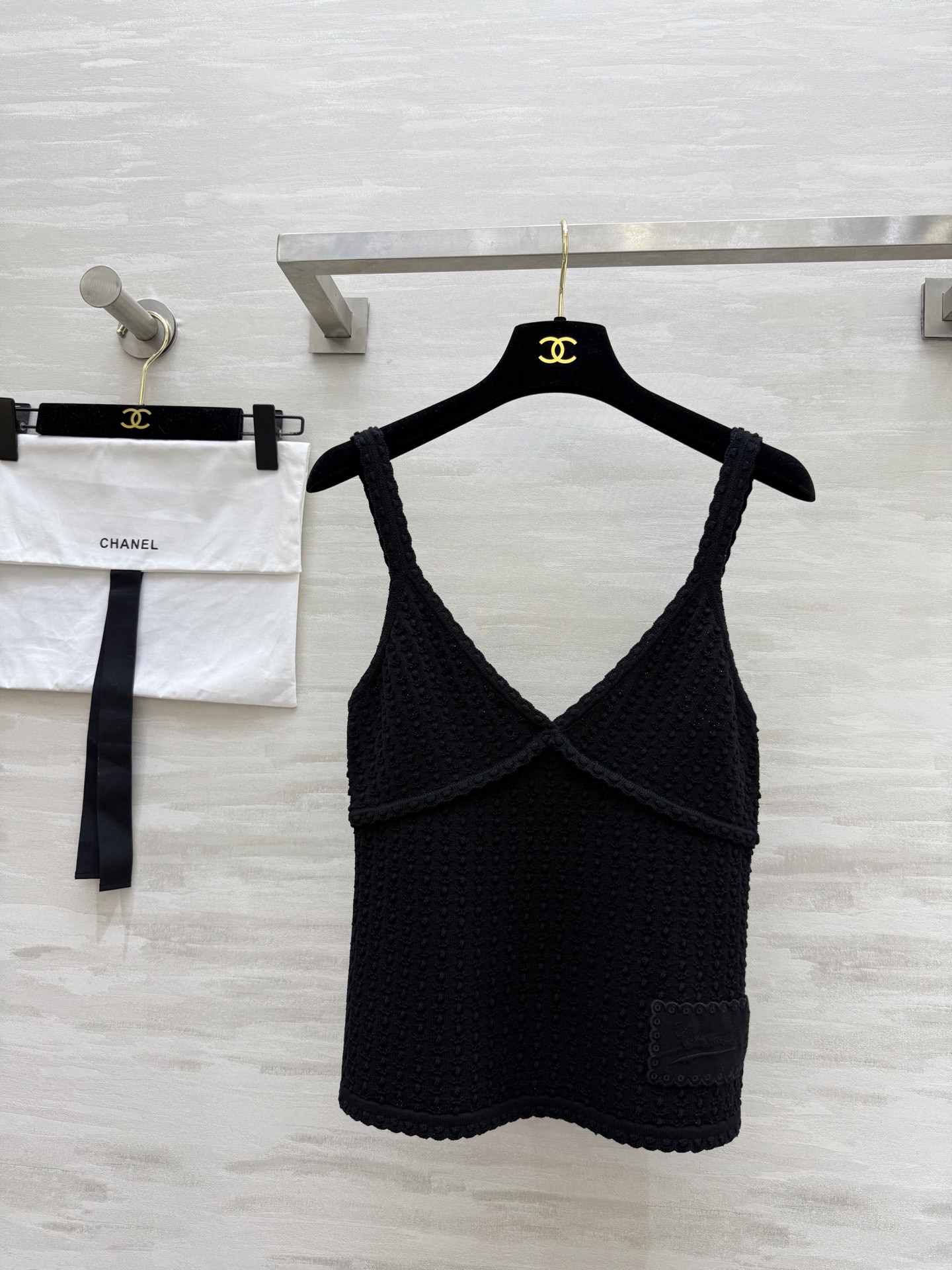 NO:333104,#ChaneP three-dimensional pattern pure desire suspender high-quality customization spot first-time size36/38/40 (), chanel, alexander wang19860909#ChaneP立体花纹纯欲风吊带 高品质定制 现货首发size36/38/40（）,,chanel,alexander wang,Women's clothing