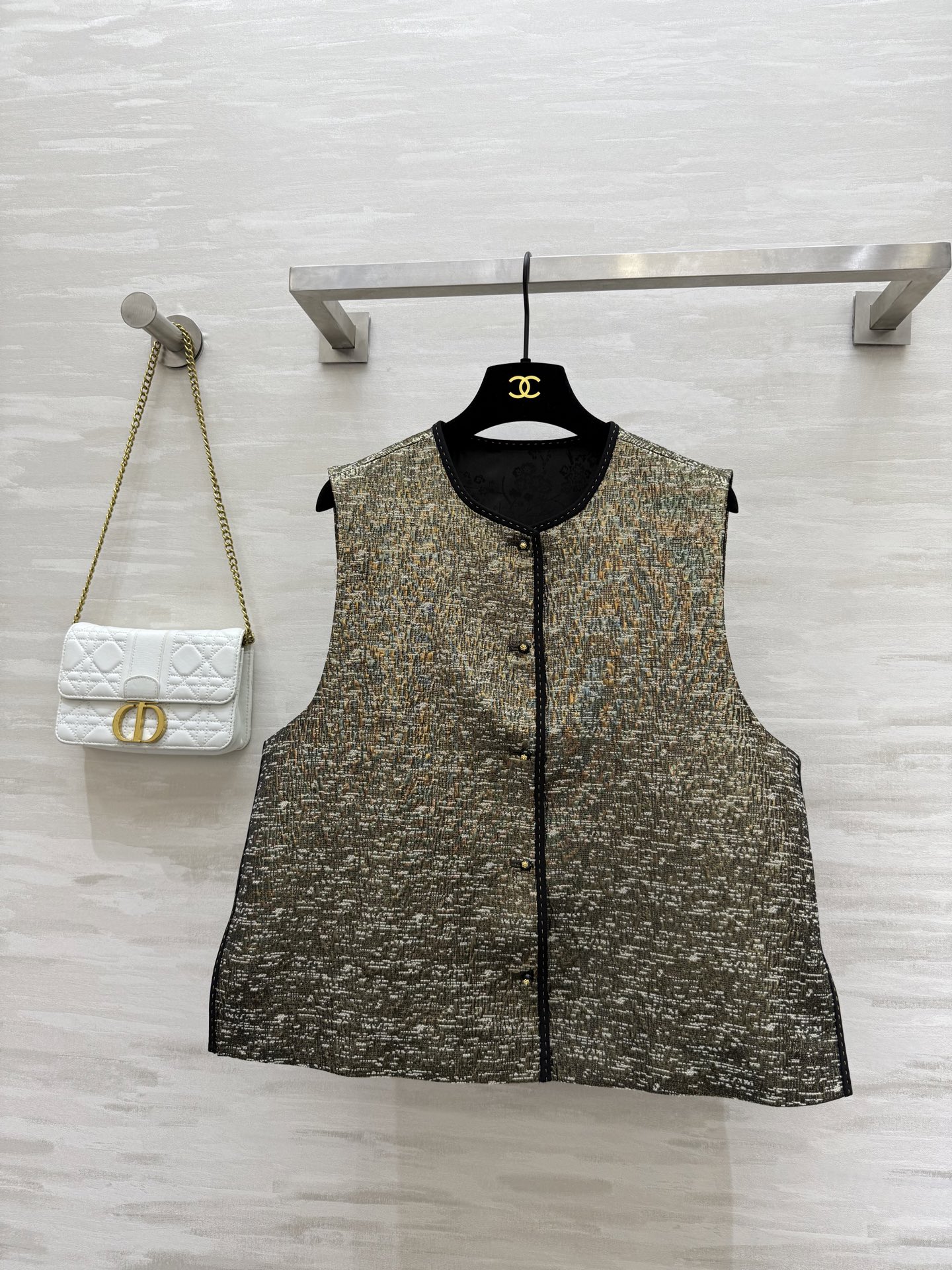 NO:333457,French round neck, old-fashioned wool layered vest, coat, rich vest in the world, golden color shows nobleness!  High-quality customization Spot first-time sizeS/M/L/XL (M size bust 104, 60-size length), Jackets & coats, alexander wang19860909法式圆领 老钱风羊毛叠穿背心 外套 人间富贵马甲 金色好显贵气！高品质定制 现货首发sizeS/M/L/XL（M码胸围104,衣长60）,,jackets & coats,alexander wang,Women's clothing
