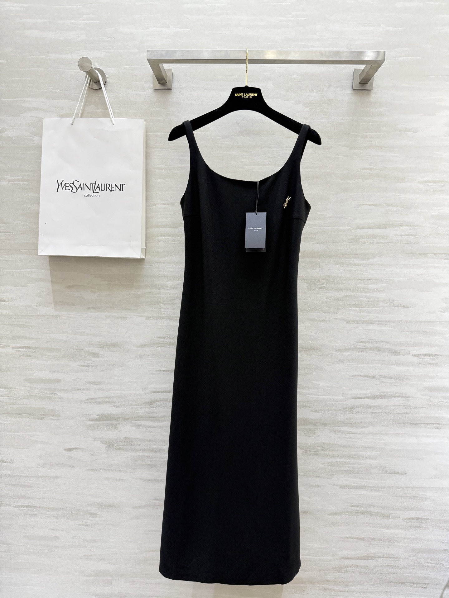 NO:333460,#ysl acetic acid suspender dress Slim back slit design Delivery small brooch exquisite and high-quality customization Spot first-time sizeS/M/L/XL/XXL (Size 86 bust, skirt length 122), saint laurent, skirts, brooch, breastpin, alexander wang19860909#ysl醋酸吊带连衣裙 修身后开叉设计 配送小胸针精致高级 高品质定制 现货首发sizeS/M/L/XL/XXL（s码胸围86,裙长122）,,saint laurent,skirts,brooch，breastpin,alexander wang,Women's clothing