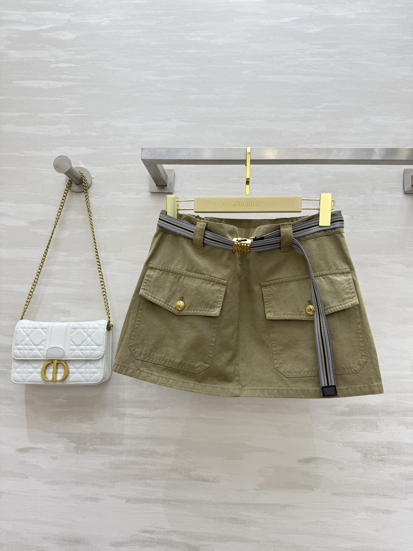 NO:335921,Miumiss tooling pocket belt skirt high quality customization spot first-time sizeS/M/L(), miumiu, skirts, alexander wang19860909Miumiss工装口袋腰带半裙 高品质定制 现货首发sizeS/M/L（）,,miumiu,skirts,alexander wang,Women's clothing