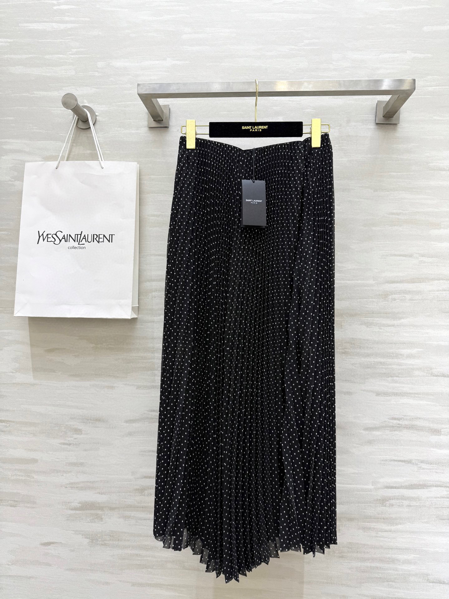 NO:411897,#ysl polka dot pleated accordion skirt elegant and high-quality customization spot first-time sizeS/M/L/XL (M size elastic waist 68, skirt length 88), saint laurent, skirts, alexander wang19860909#ysl波点百褶风琴式半裙 优雅高级 高品质定制 现货首发sizeS/M/L/XL（M码弹力腰围68,裙长88）,,saint laurent,skirts,alexander wang,Women's clothing
