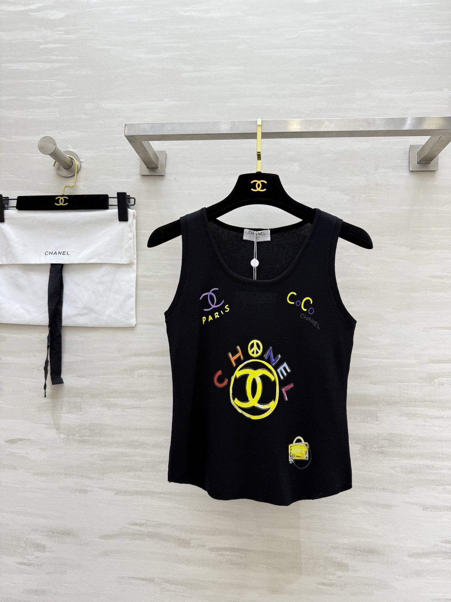 NO:412951,#Chaness printed double C pattern vest, contrasting color super vacation style, delivery dust bag, high quality, spot first-time size36/38/40 (),,chanel,alexander wang19860909#Chaness印花双C图案背心 撞色色彩超级度假风 配送防尘袋 高品质 现货首发size36/38/40（）,,chanel,alexander wang,Women's clothing