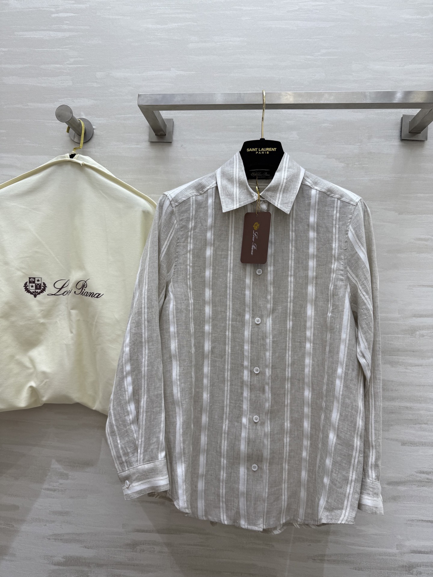 NO:416282,#LP old Qianfeng vertical striped linen shirt three-dimensional tailoring style high-quality customization spot first-time sizeS/M/L/XL (size s shoulder width 40, bust 94, garment length 73), loro piana, alexander wang19860909#LP老钱风竖条纹亚麻衬衣 立体剪裁版型 高品质定制 现货首发sizeS/M/L/XL（s码肩宽40,胸围94,衣长73）,,loro piana,alexander wang,Women's clothing