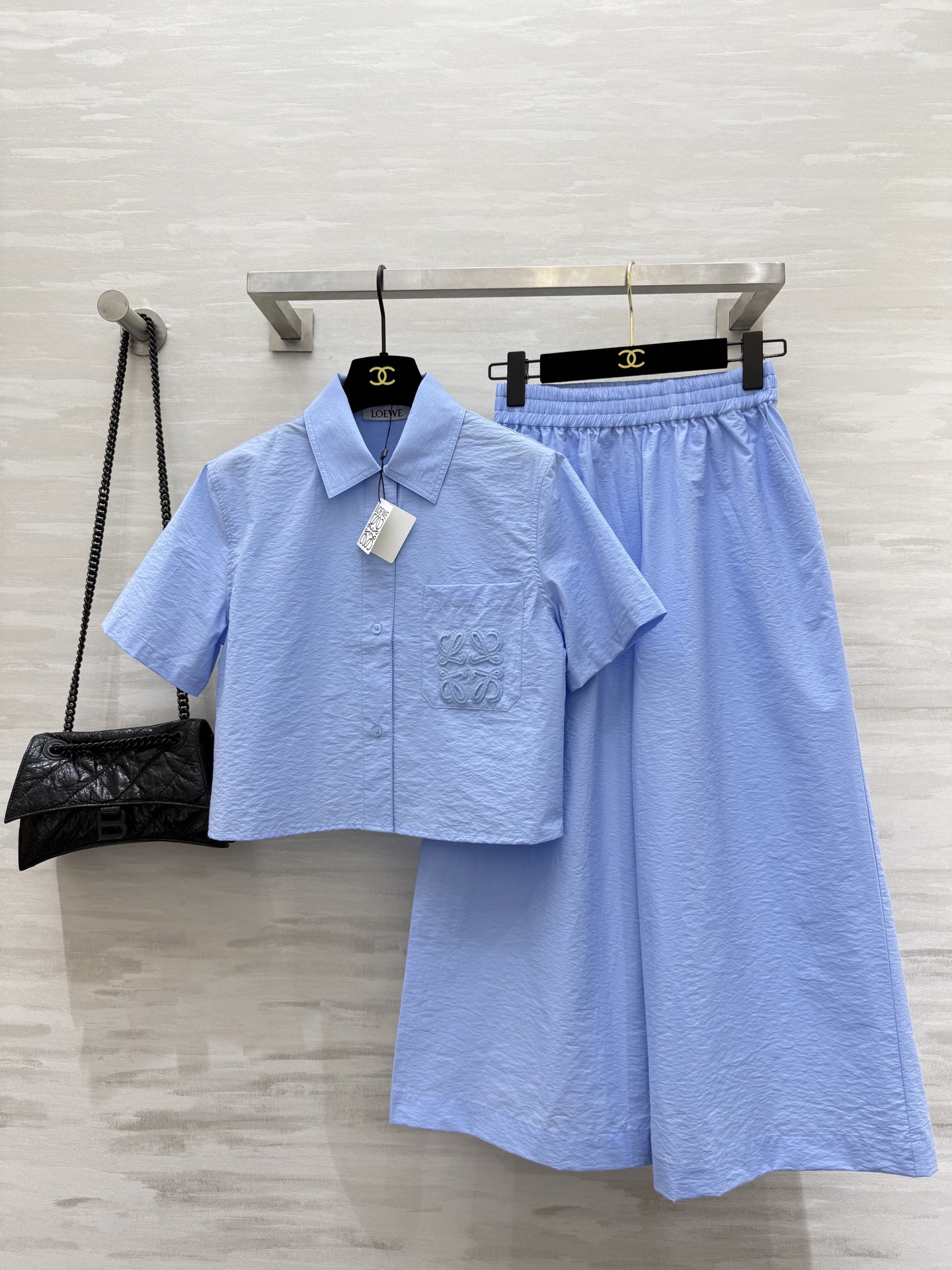 NO:416941,#Loew Paulas series French literature Textured poplin cotton pants Simple and high-end straw badge embroidery High-quality customization Spot first-time sizeS/M/L (s-size elastic waist 60, hip circumference 104, pants length 84), loewe, espadrilles, alexander wang19860909#Loew Paulas系列 法式文艺 纹理府绸棉质裤 简约高级 草编徽章刺绣 高品质定制 现货首发sizeS/M/L（s码松紧腰60,臀围104,裤长84）,,loewe,espadrilles,alexander wang,Women's clothing
