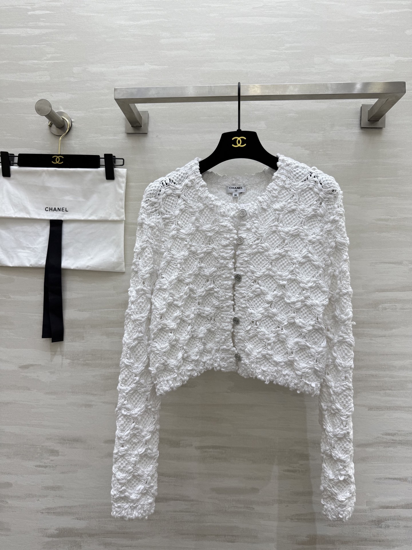 NO:418149,#ChaneP Knitted hollow white moonlight cardigan jacket Original development High quality customization Spot first-time size36/38/40 (), Chanel, jackets & coats, alexander wang19860909#ChaneP 针织镂空白月光开衫外套 原版开发 高品质定制 现货首发size36/38/40（）,,chanel,jackets & coats,alexander wang,Women's clothing