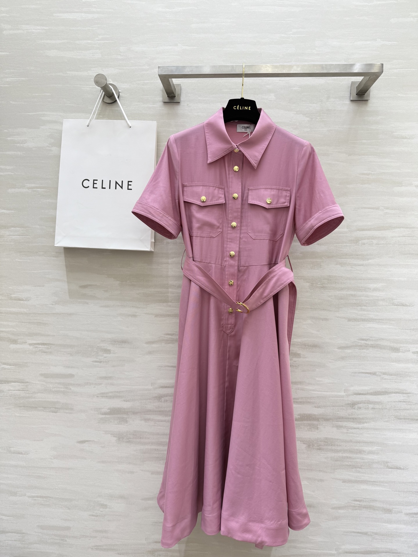 NO:419538,#Celin Fashionable Daily Workwear Style Short-sleeved Dress Customized Metal Buttons Three-dimensional Cut Style Fashionable Slim High-quality Customized Spot SizeS/M/L/XL (M Size 37 Shoulder Width, Bust 90, Clothes Length 108), Celine, Skirts, T-shirt, Alexander Wang19860909#Celin时髦精日常 工装风短袖连衣裙 开模定制金属纽扣 立体剪裁版型时髦显瘦 高品质定制 现货首发sizeS/M/L/XL（M码肩宽37,胸围90,衣长108）,,celine,skirts,T-shirt,alexander wang,Women's clothing