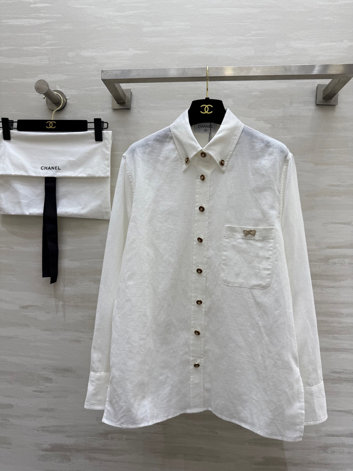 NO:419787,#Chane Vacation Series Linen Shirt Lazy and Casual High-quality Customization Spot First-time Size36/38/40 (36 size shoulder width 38, bust 104, length 66), Chanel,alexander wang19860909#Chane度假系列亚麻衬衣 慵懒休闲 高品质定制 现货首发size36/38/40（36码肩宽38,胸围104,衣长66）,,chanel,alexander wang,Women's clothing