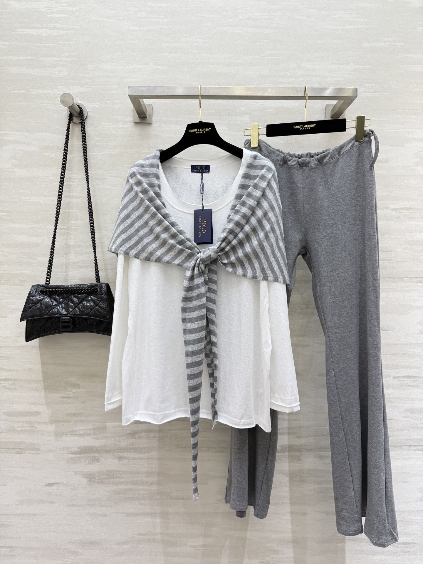 NO:418171,#POLO 'lazy dressing' relaxed three-piece set. It is also versatile when you disassemble it. The whole set is full of texture. You can live in daily commuting or shopping and work!  The loose style is not picky at all!  It is a three-piece set that will make no mistakes even if you close your eyes!  High-quality customization spot first-time sizeS/M/L(), alexander wang19860909#POLO“懒人式穿搭”松弛感三件套 拆开搭配也是炒鸡百搭~整套版型质感满 日常通勤还是逛街上班都能住！宽松版型一点也不挑人穿！属于闭眼入都不会出错的三件套！高品质定制 现货首发sizeS/M/L（）,,alexander wang,Women's clothing