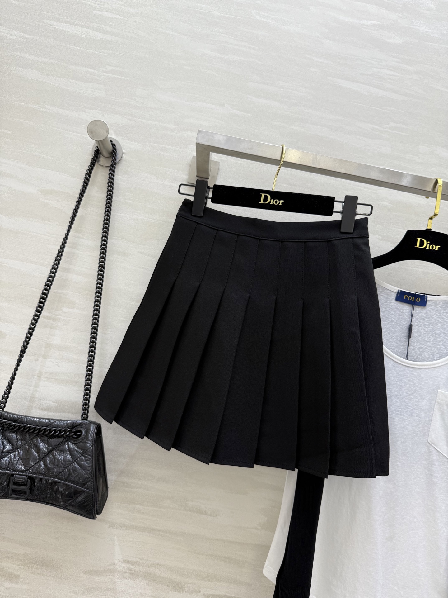 #POLO²⁵甜妹三件套 T恤的设计真是太贴心了 无论是单穿还是叠穿都能展现出不一样的风采 加上那件针织