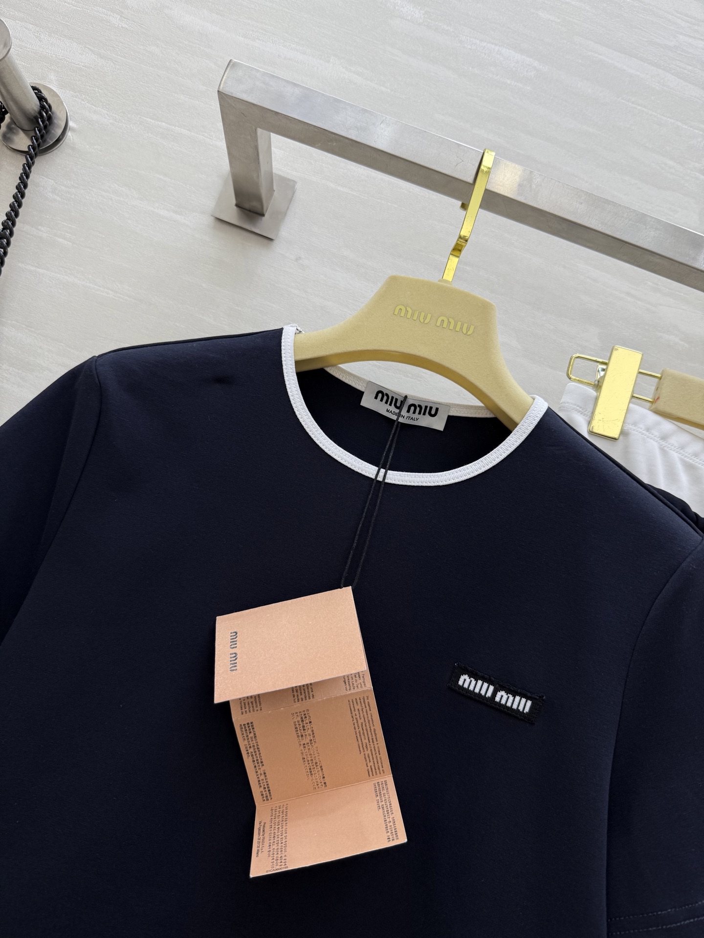 #Miumi♡²⁵新款 休闲套装 松弛感满满 采用定制纯棉面料 颜色很高级 可减龄可酷帅 显高不挑人 半
