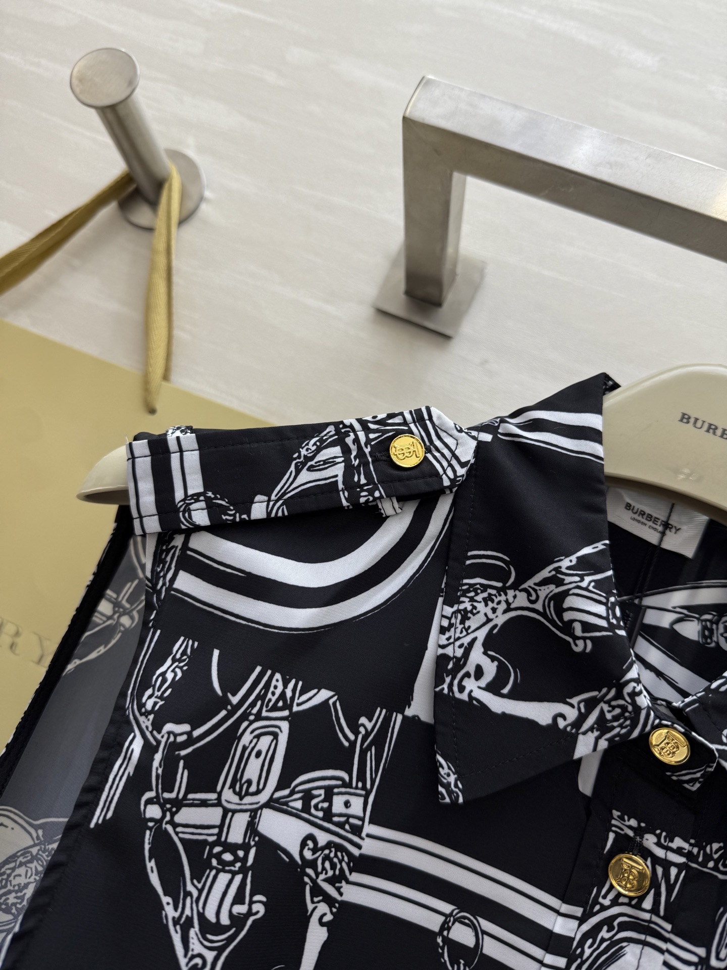 #Burberr♡²⁵新款 印花图案系列 定制轻薄质感适合夏日穿搭 高品质定制 现货首发size：S/M
