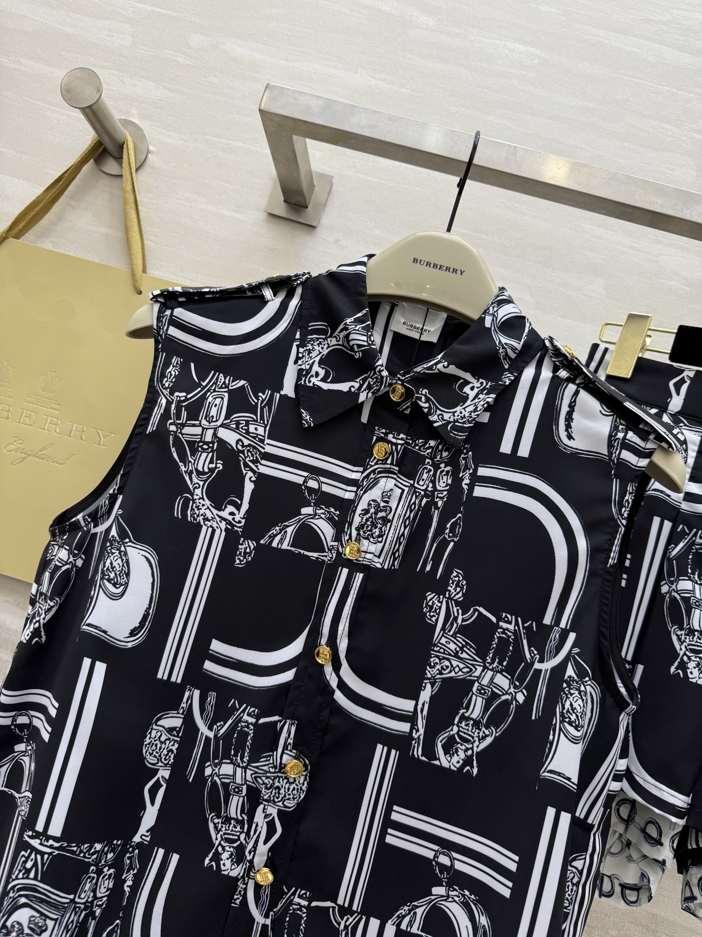 #Burberr♡²⁵新款 印花图案系列 定制轻薄质感适合夏日穿搭 高品质定制 现货首发size：S/M