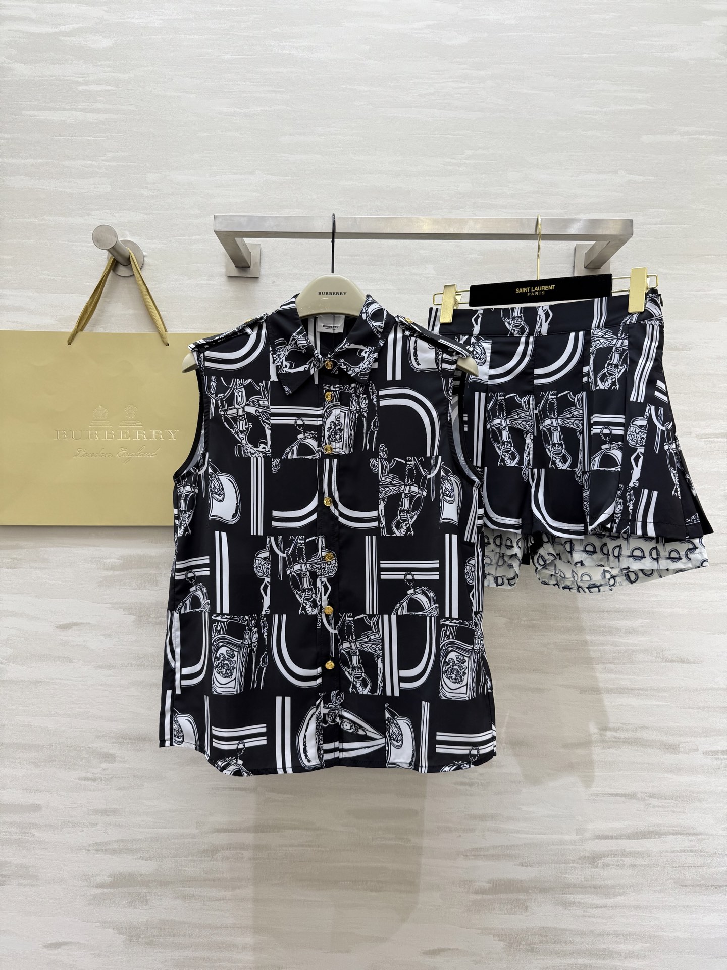 #Burberr♡²⁵新款 印花图案系列 定制轻薄质感适合夏日穿搭 高品质定制 现货首发size：S/M