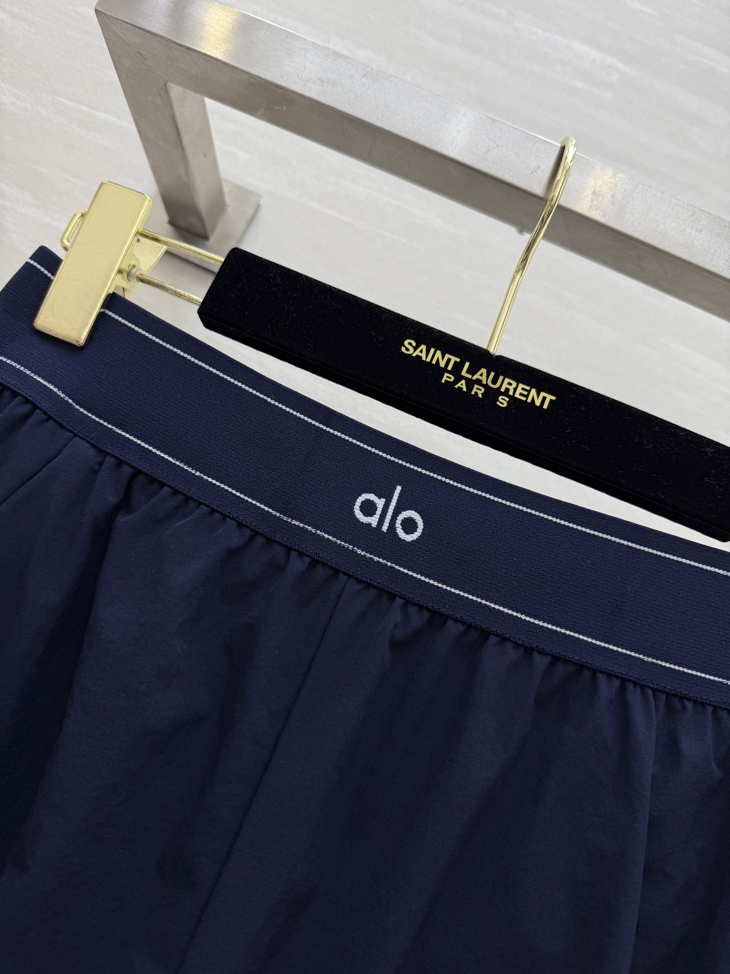 🛒Alo ：𝗔𝗹𝗼 𝘆𝗼𝗴𝗮 速干瑜伽短裤 女神必备 健身以外的日常穿搭也是很高级洋气 高品质定制 现货