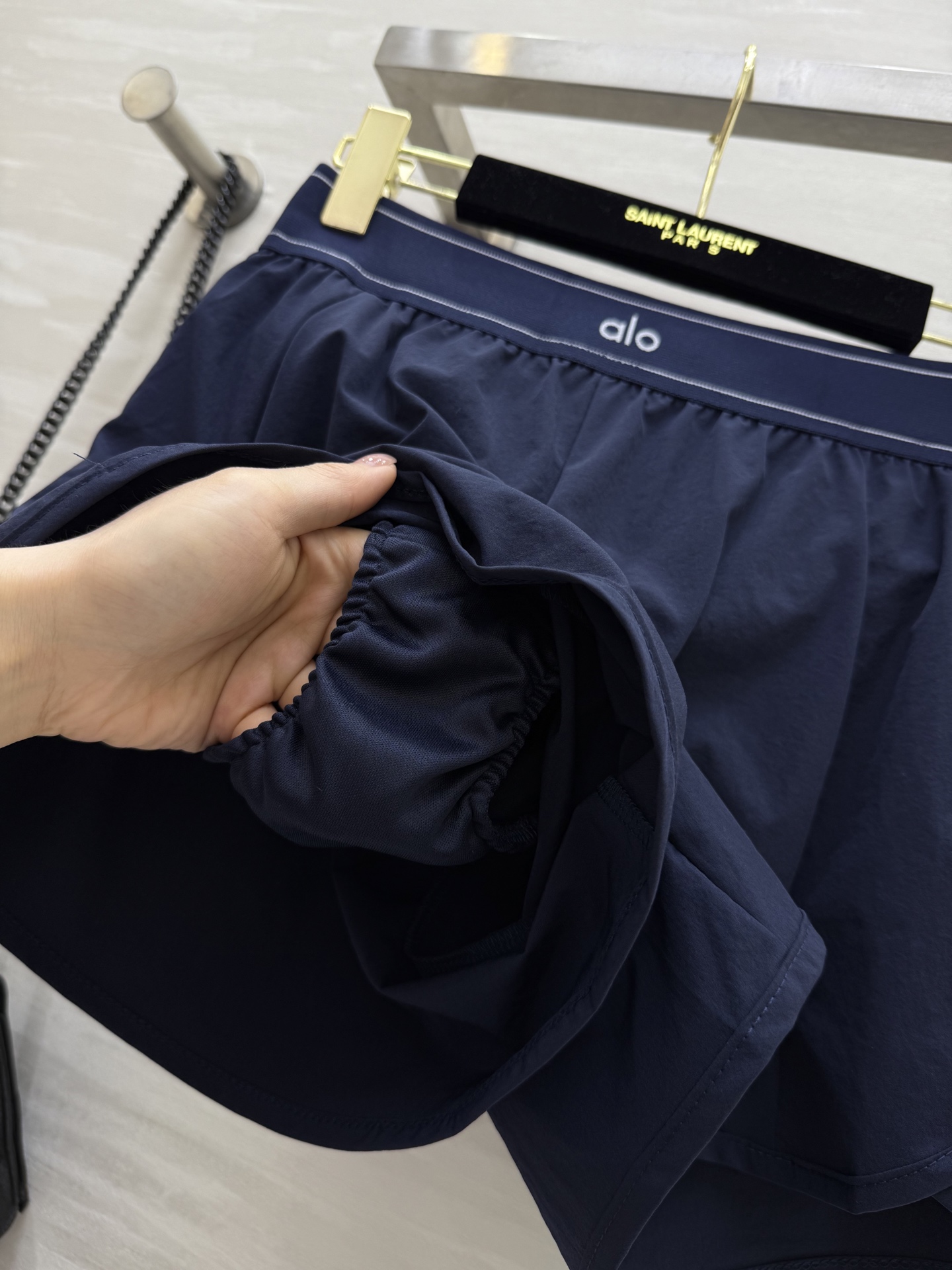🛒Alo ：𝗔𝗹𝗼 𝘆𝗼𝗴𝗮 速干瑜伽短裤 女神必备 健身以外的日常穿搭也是很高级洋气 高品质定制 现货