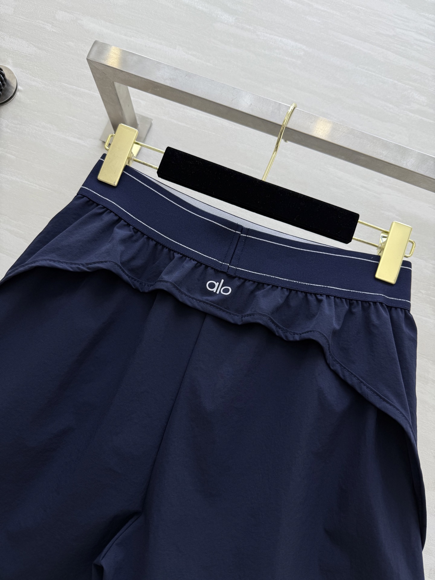 🛒Alo ：𝗔𝗹𝗼 𝘆𝗼𝗴𝗮 速干瑜伽短裤 女神必备 健身以外的日常穿搭也是很高级洋气 高品质定制 现货