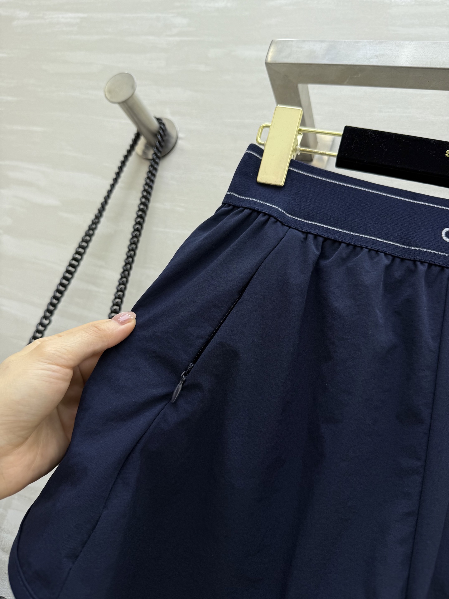 🛒Alo ：𝗔𝗹𝗼 𝘆𝗼𝗴𝗮 速干瑜伽短裤 女神必备 健身以外的日常穿搭也是很高级洋气 高品质定制 现货