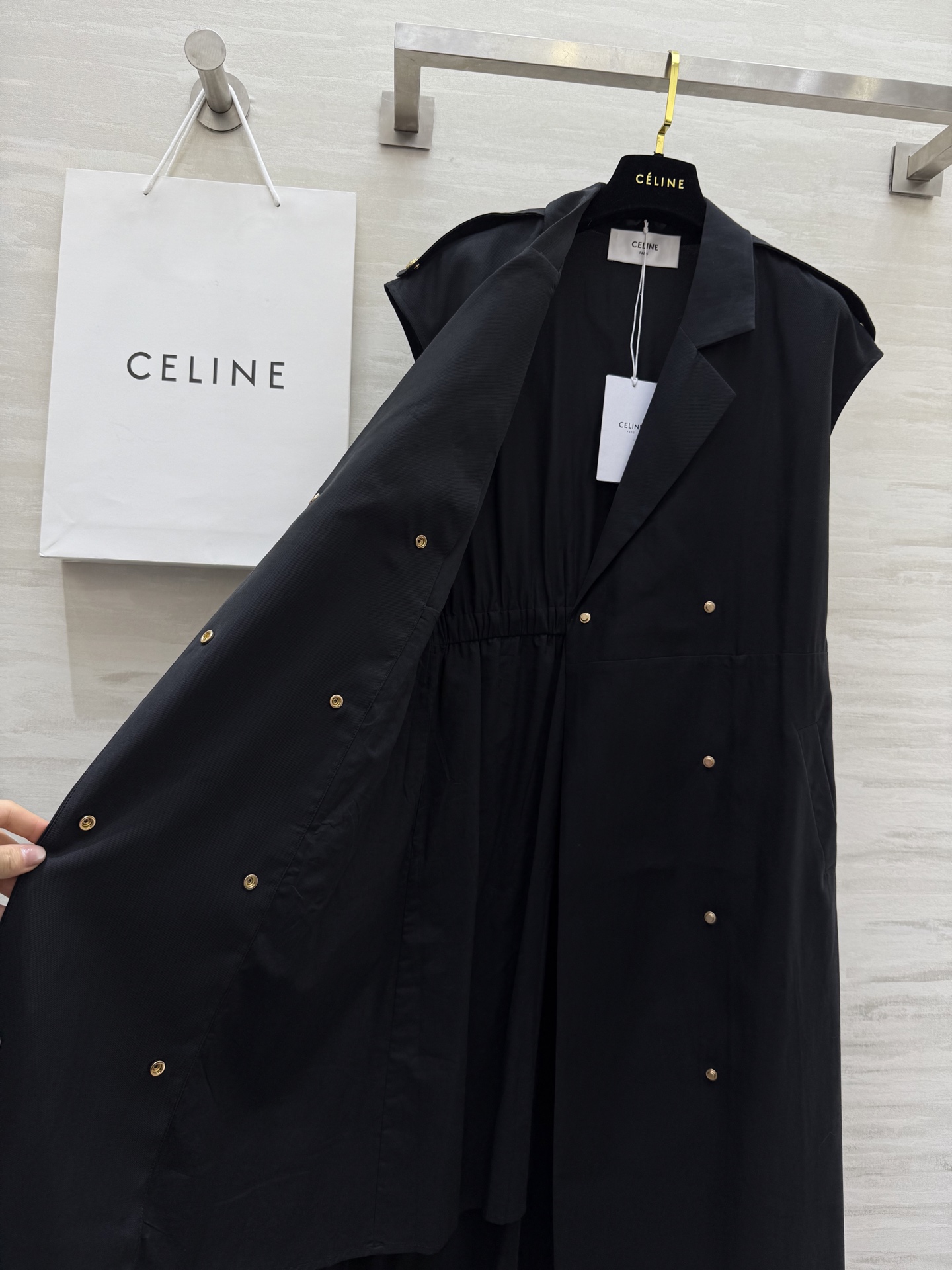 #Celin♡²⁵新款 风衣式收腰连衣裙 收腰设计超绝穿上瞬间勾勒出小蛮腰 显瘦效果一绝！高知感西装翻领